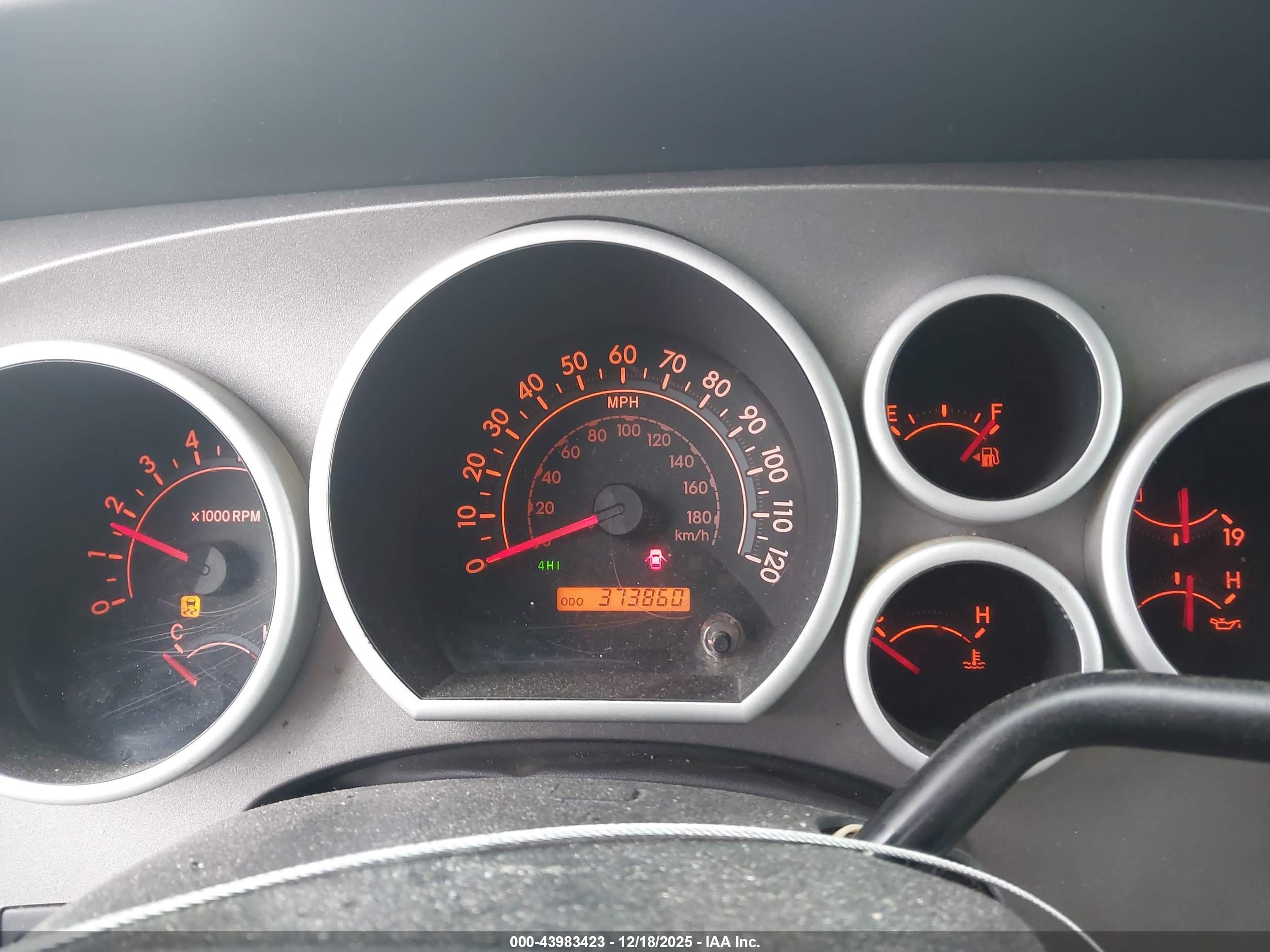 TOYOTA TUNDRA image 7
