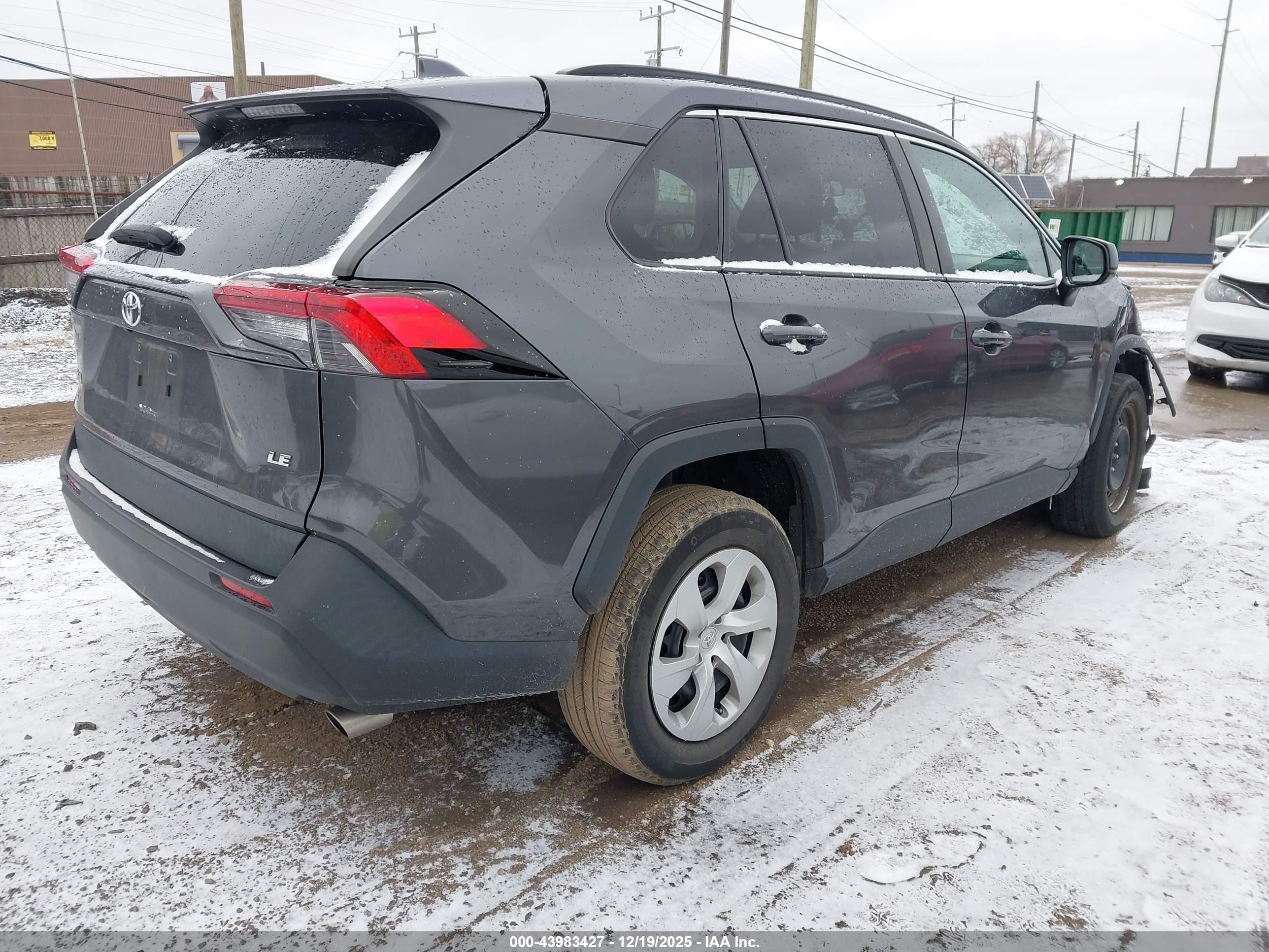 TOYOTA RAV4 image 4