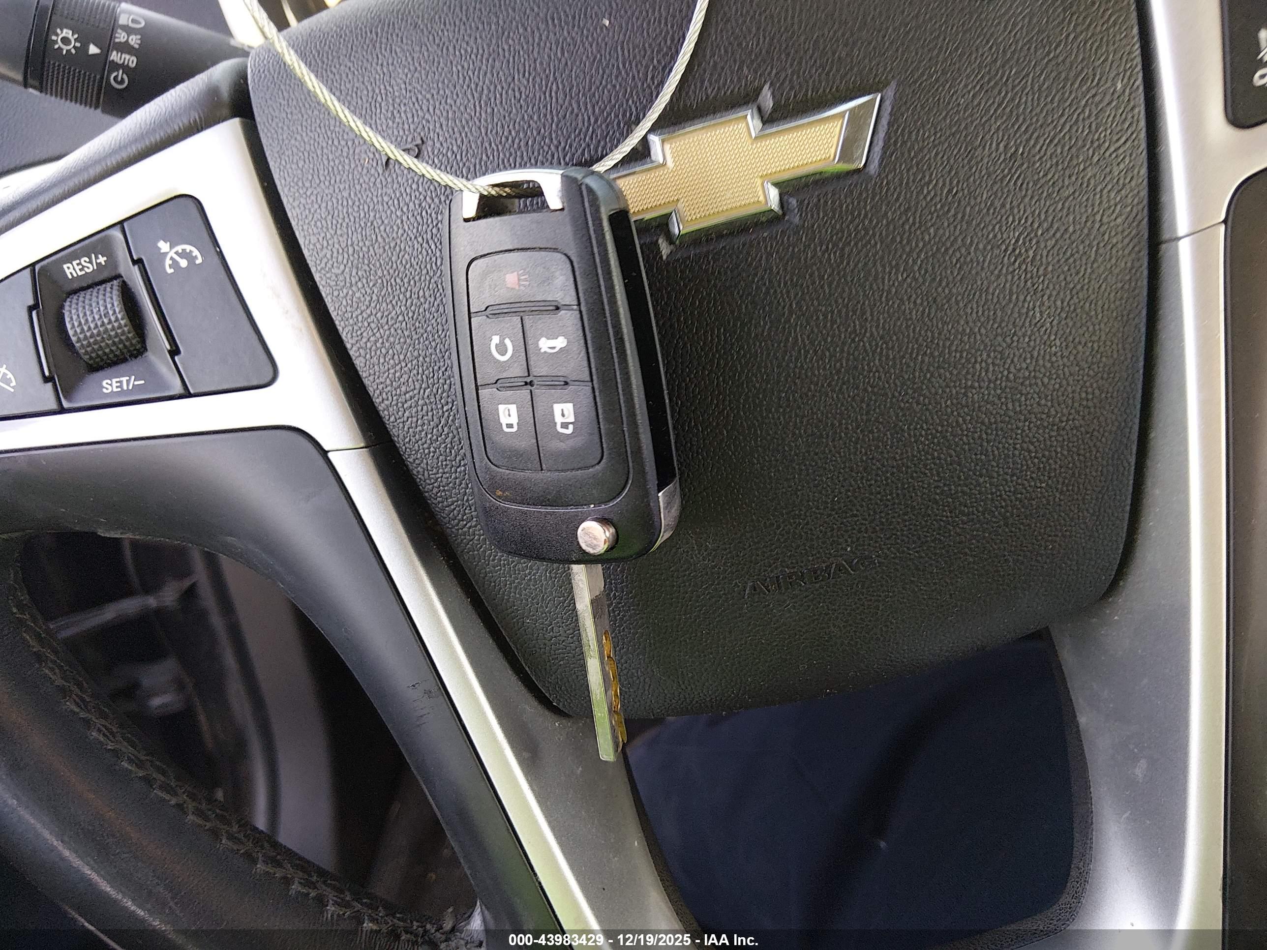 CHEVROLET EQUINOX image 11