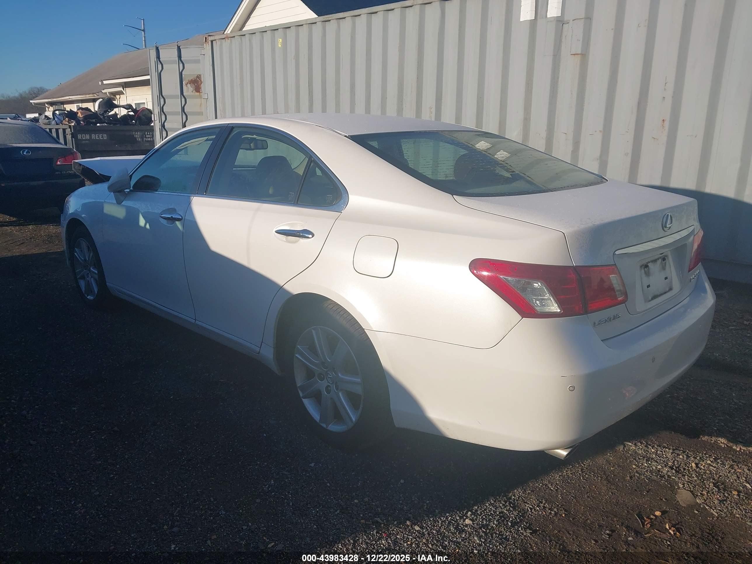 LEXUS ES image 3