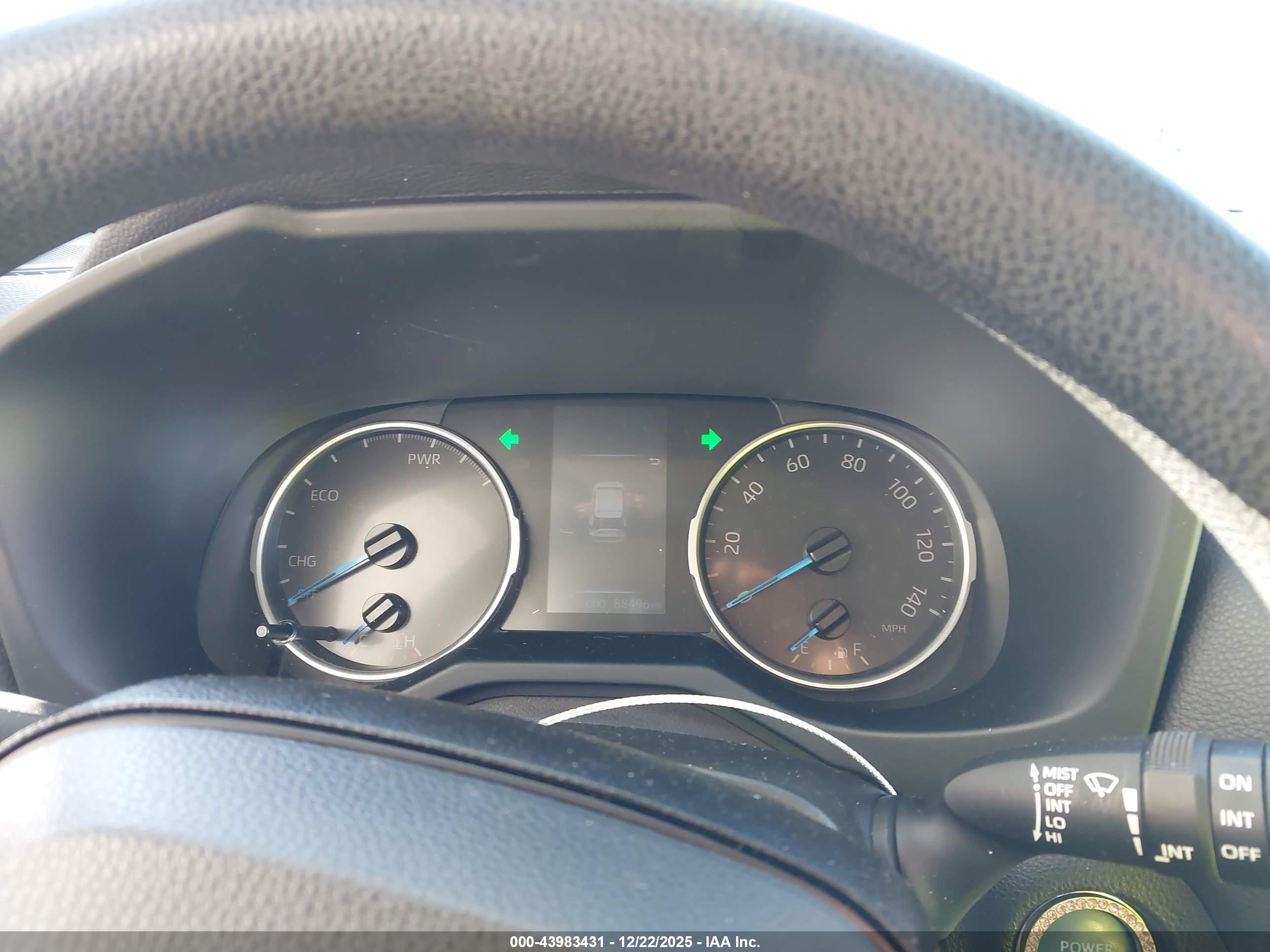 TOYOTA RAV4 image 7
