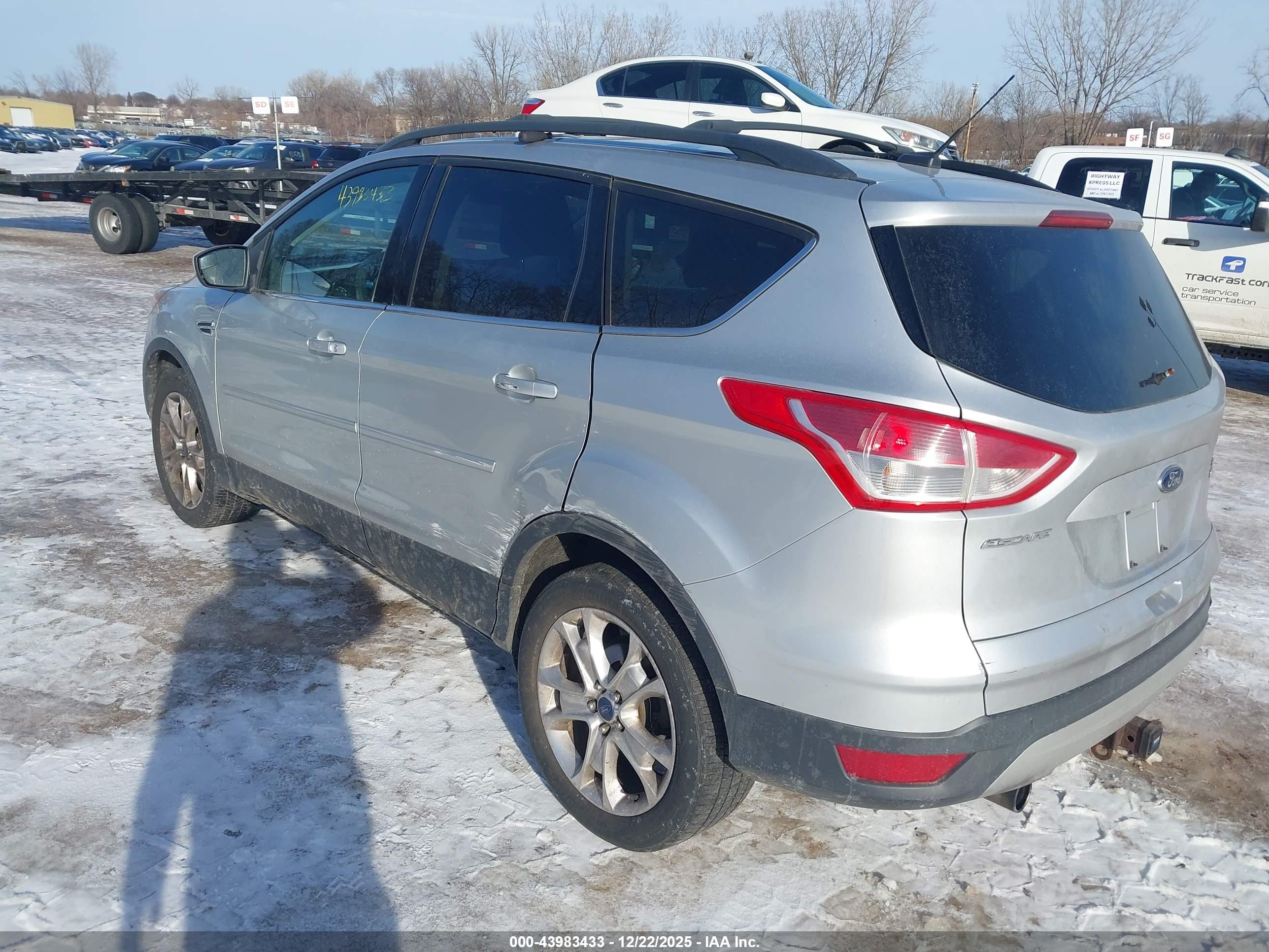 FORD ESCAPE image 3