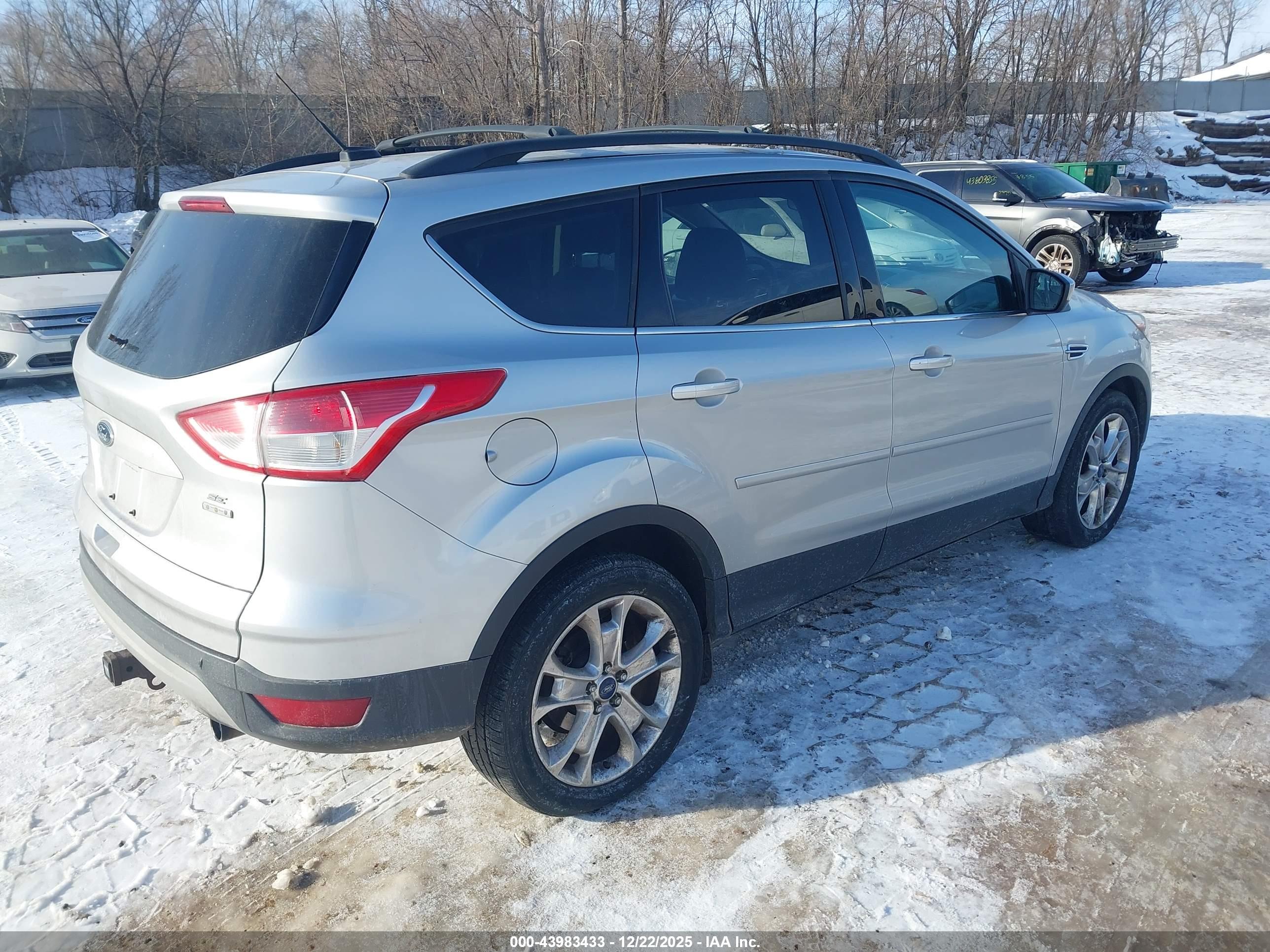 FORD ESCAPE image 4