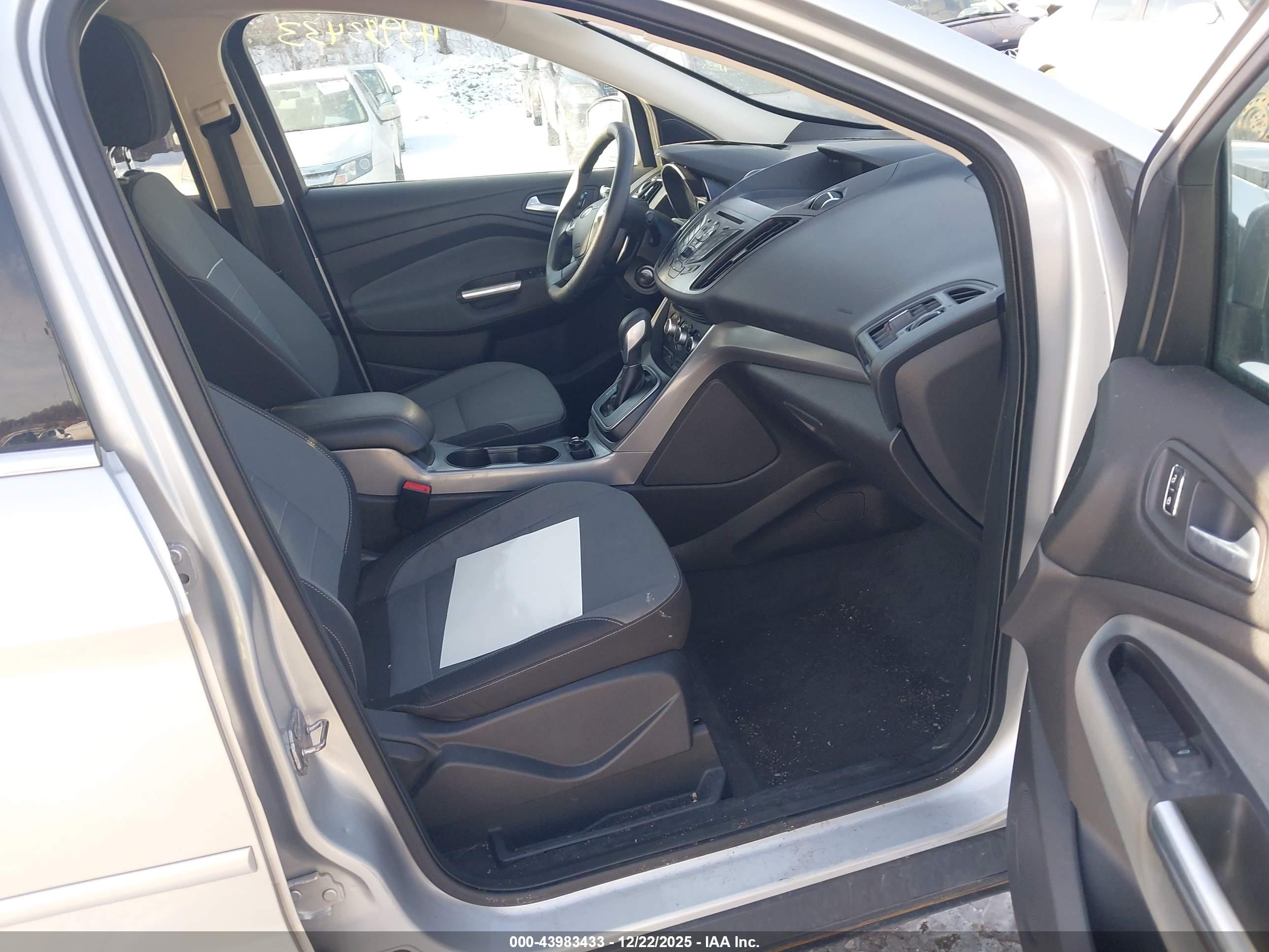 FORD ESCAPE image 5