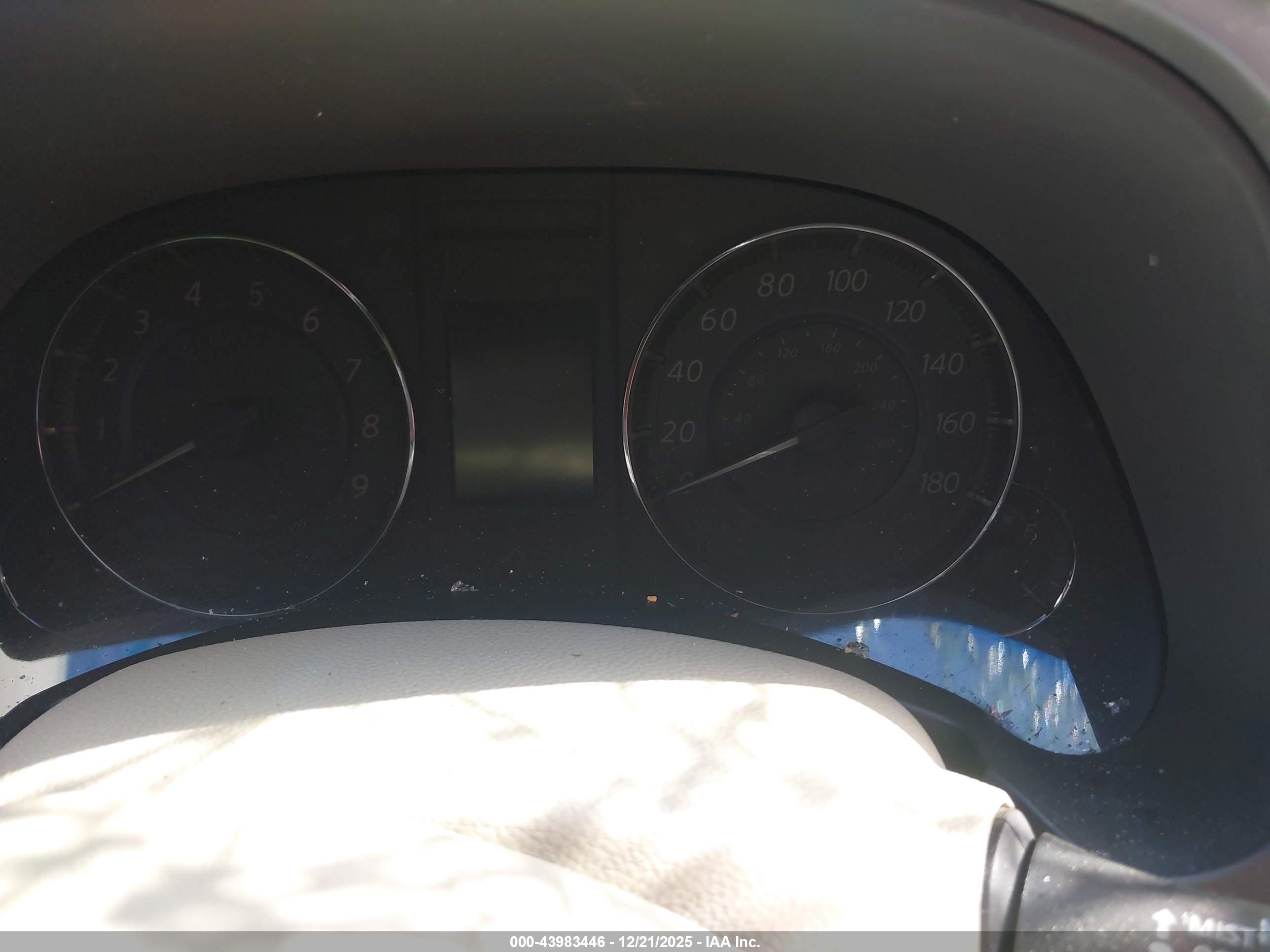 INFINITI QX70 image 7