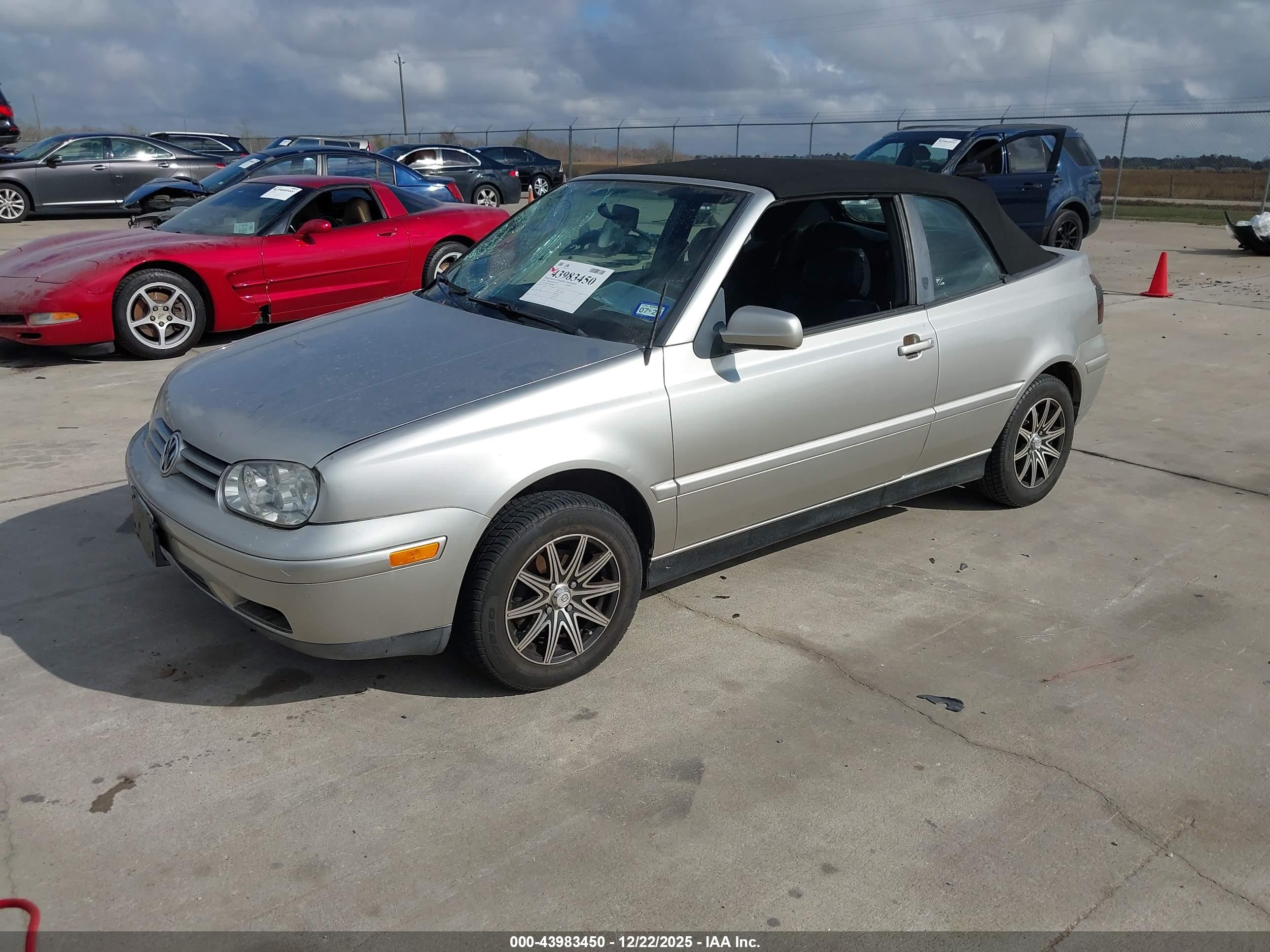 VOLKSWAGEN CABRIO image 2