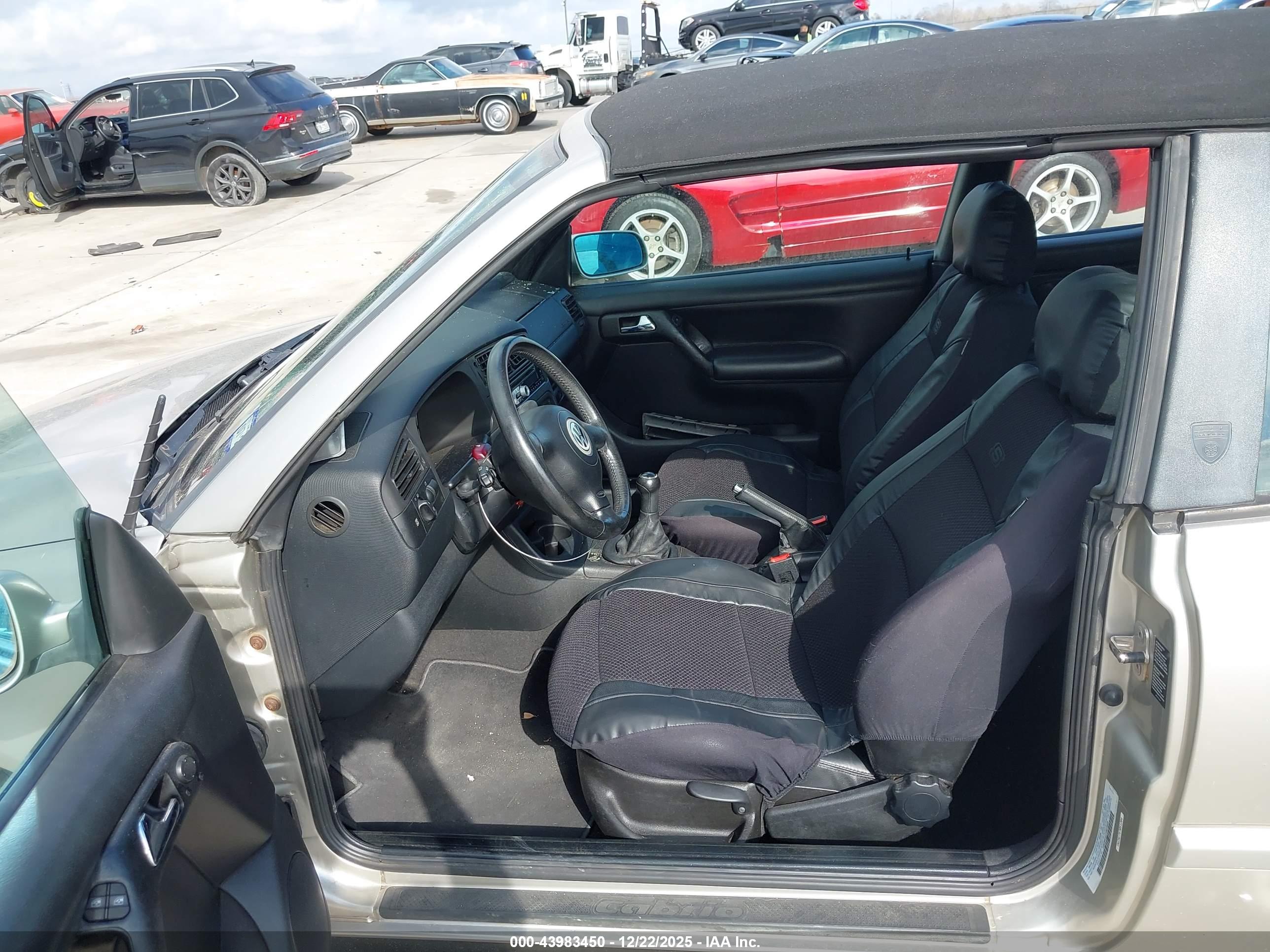 VOLKSWAGEN CABRIO image 8