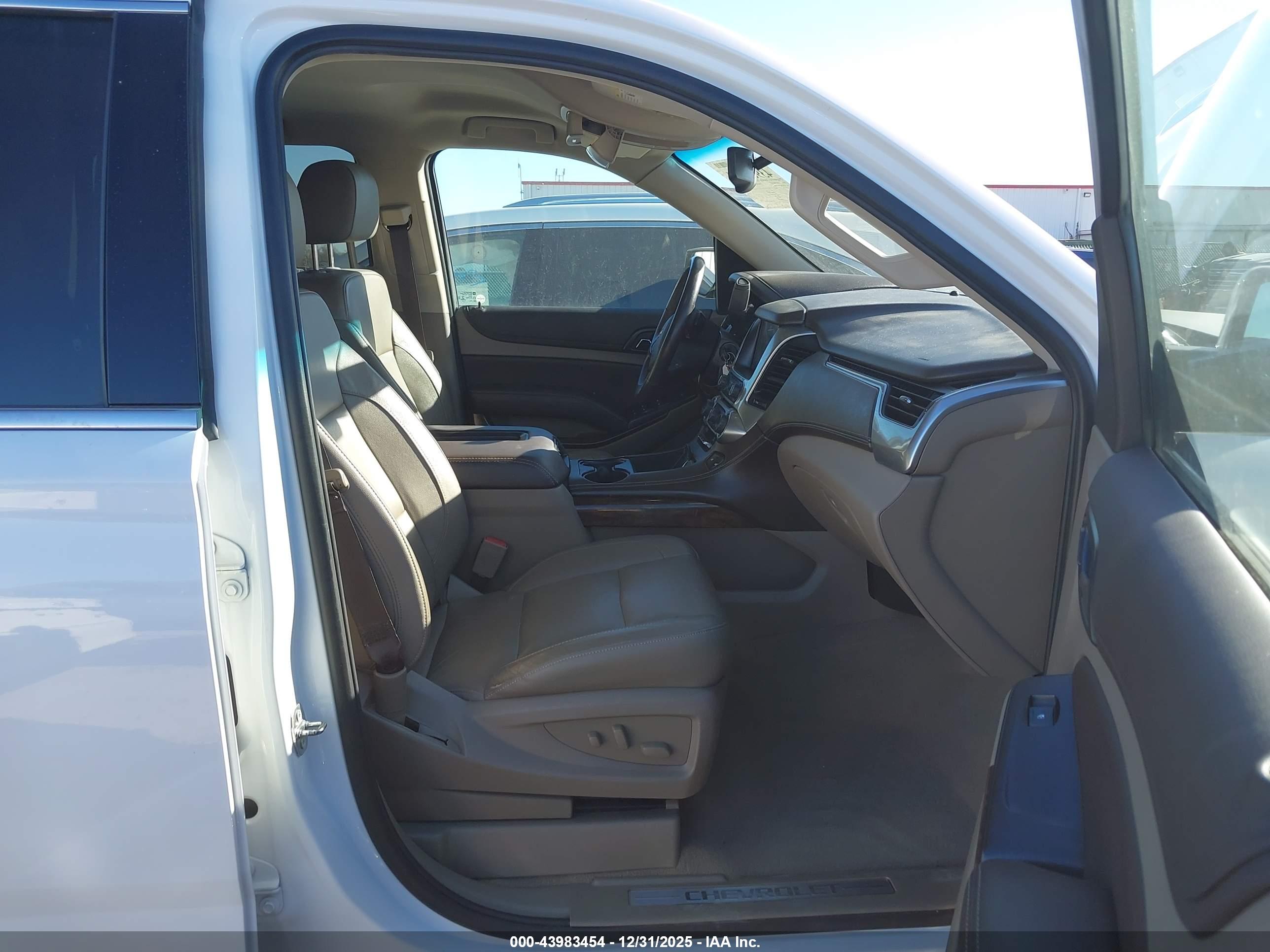 CHEVROLET TAHOE image 5
