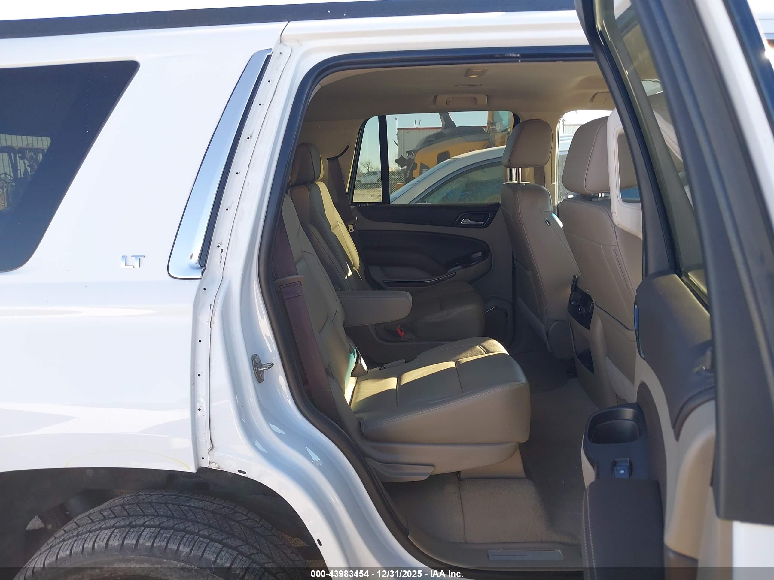 CHEVROLET TAHOE image 8
