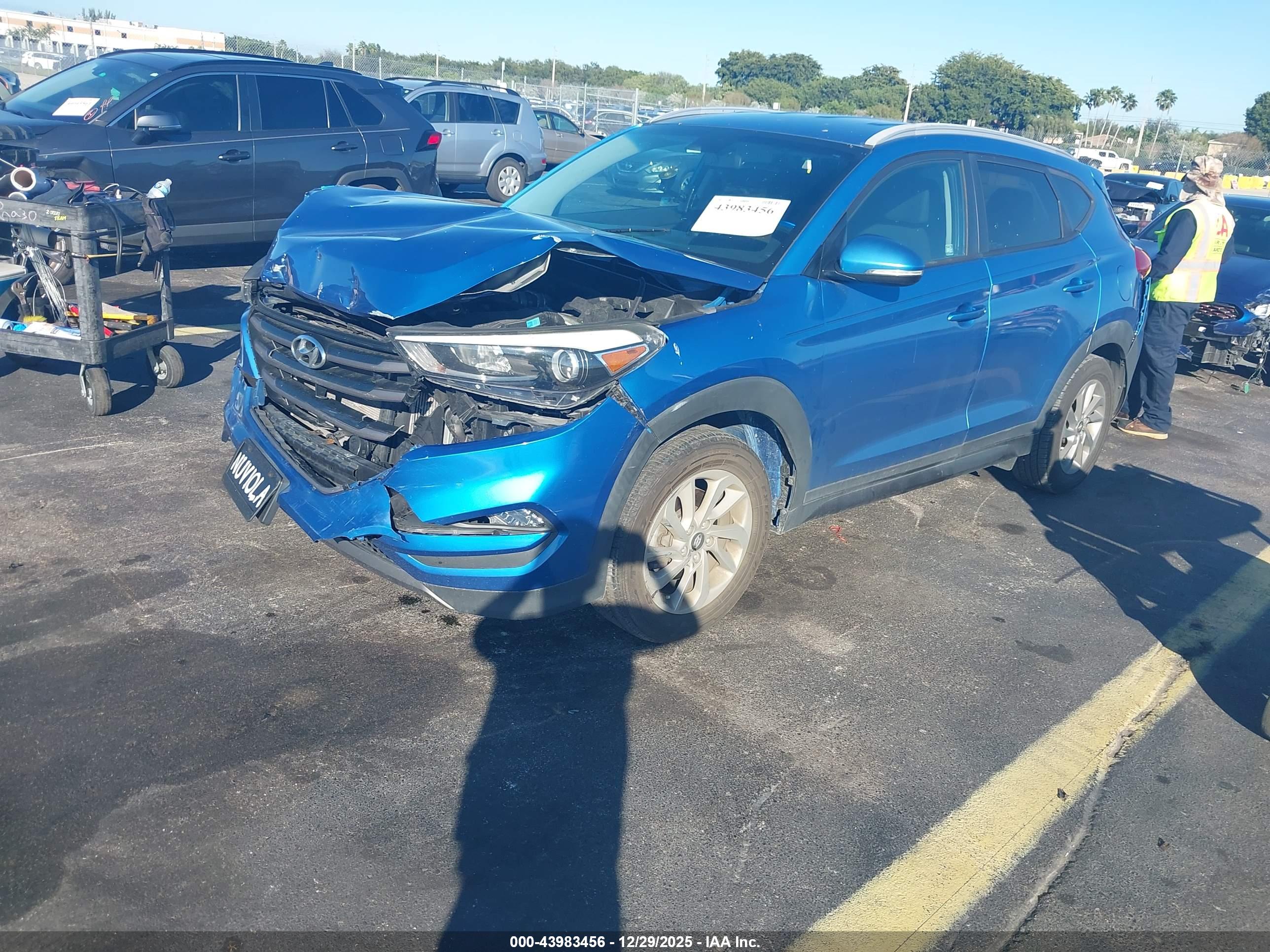 HYUNDAI TUCSON image 2