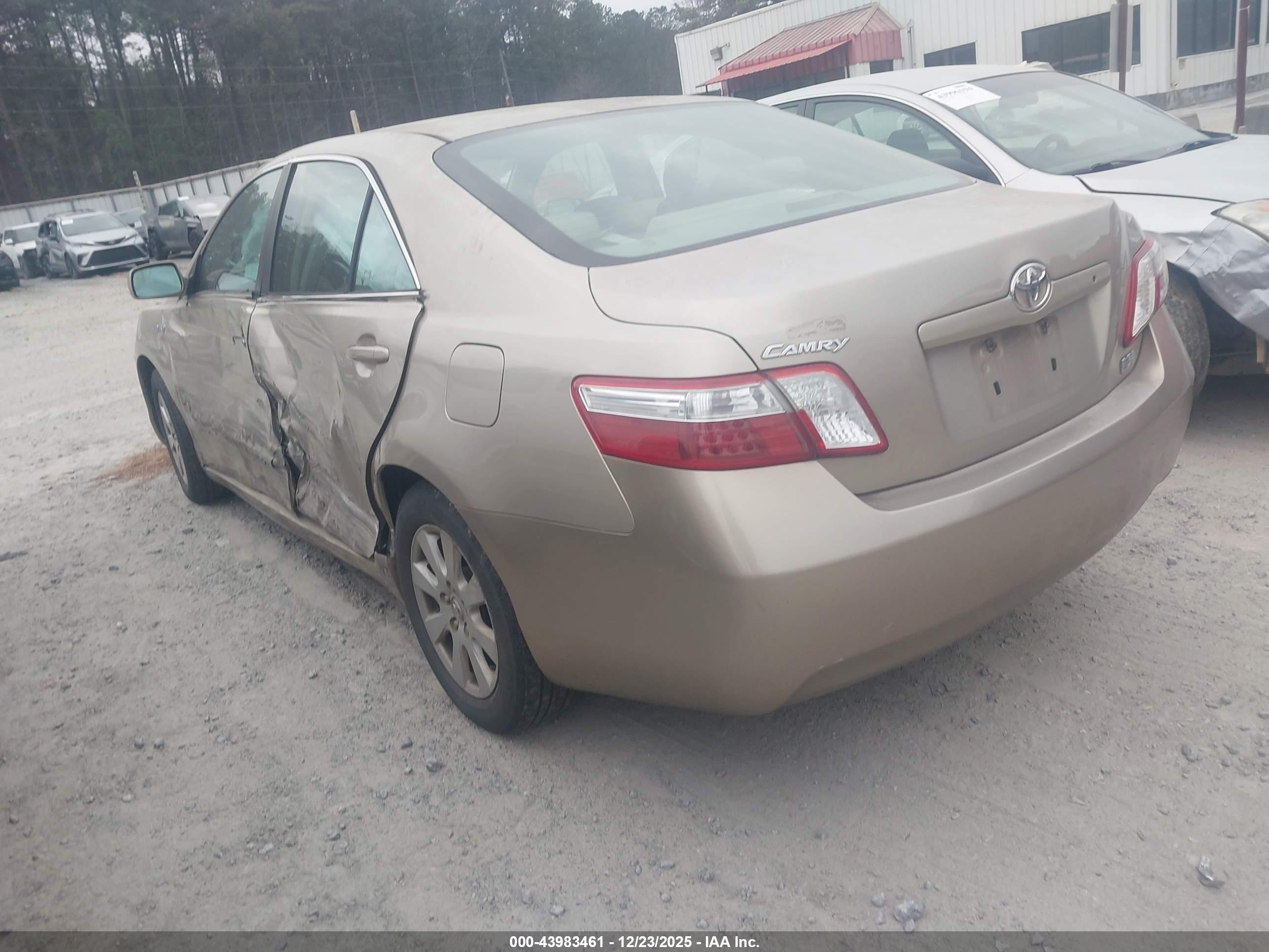 TOYOTA CAMRY image 3