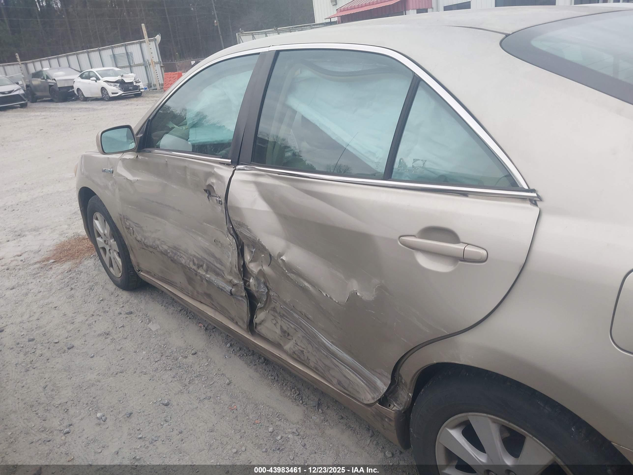 TOYOTA CAMRY image 6