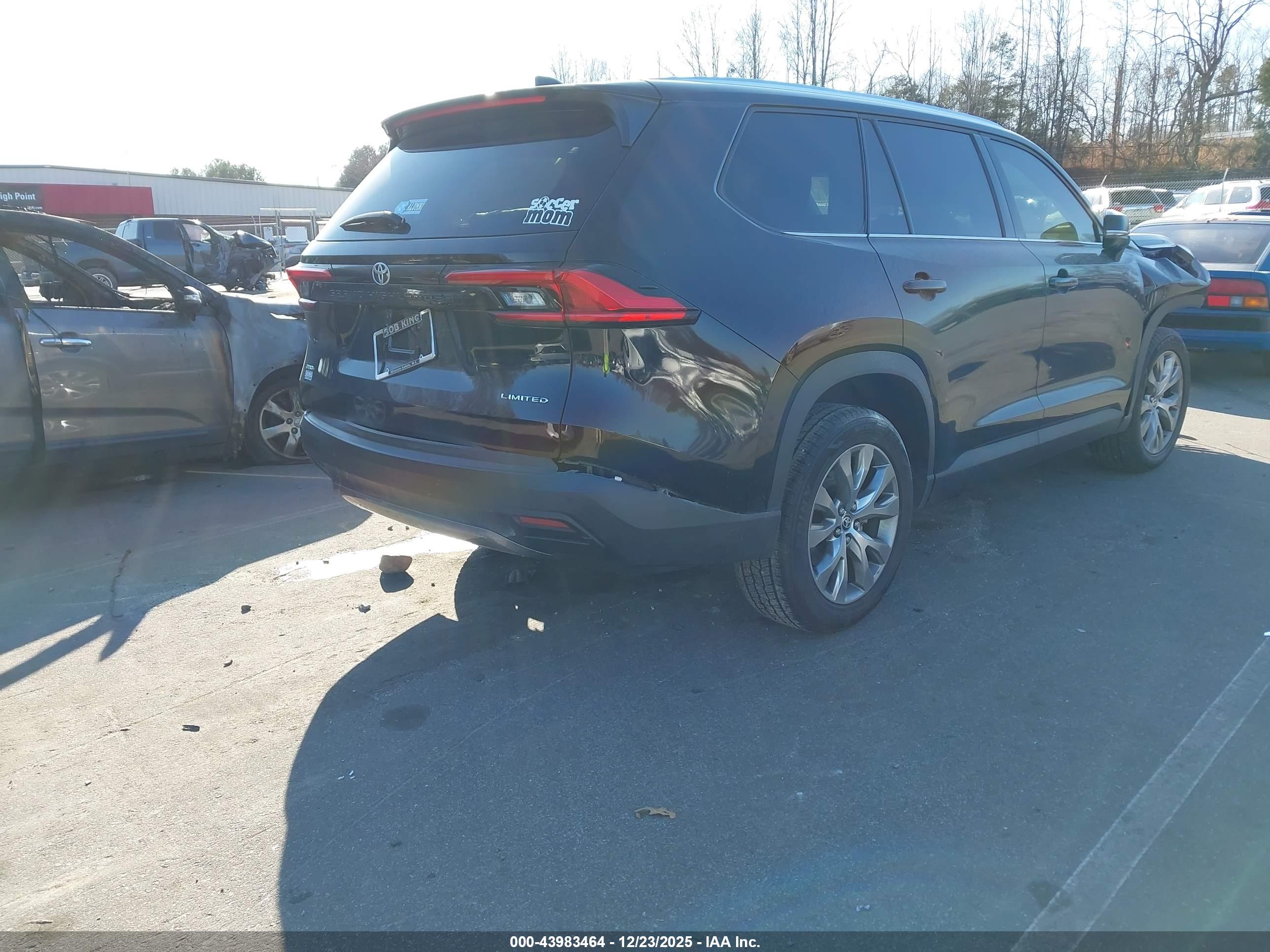 TOYOTA GRAND image 4