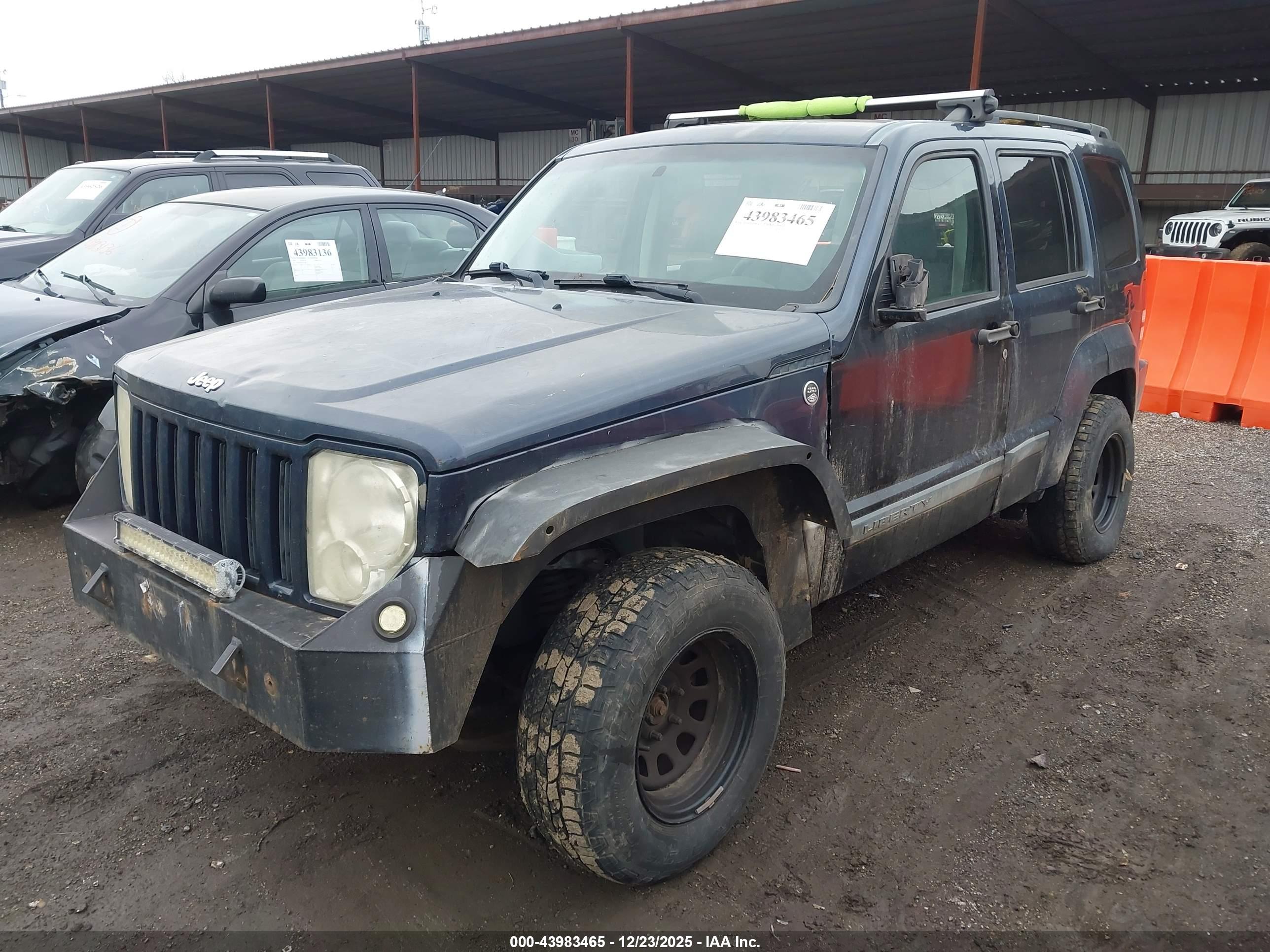 JEEP LIBERTY image 2