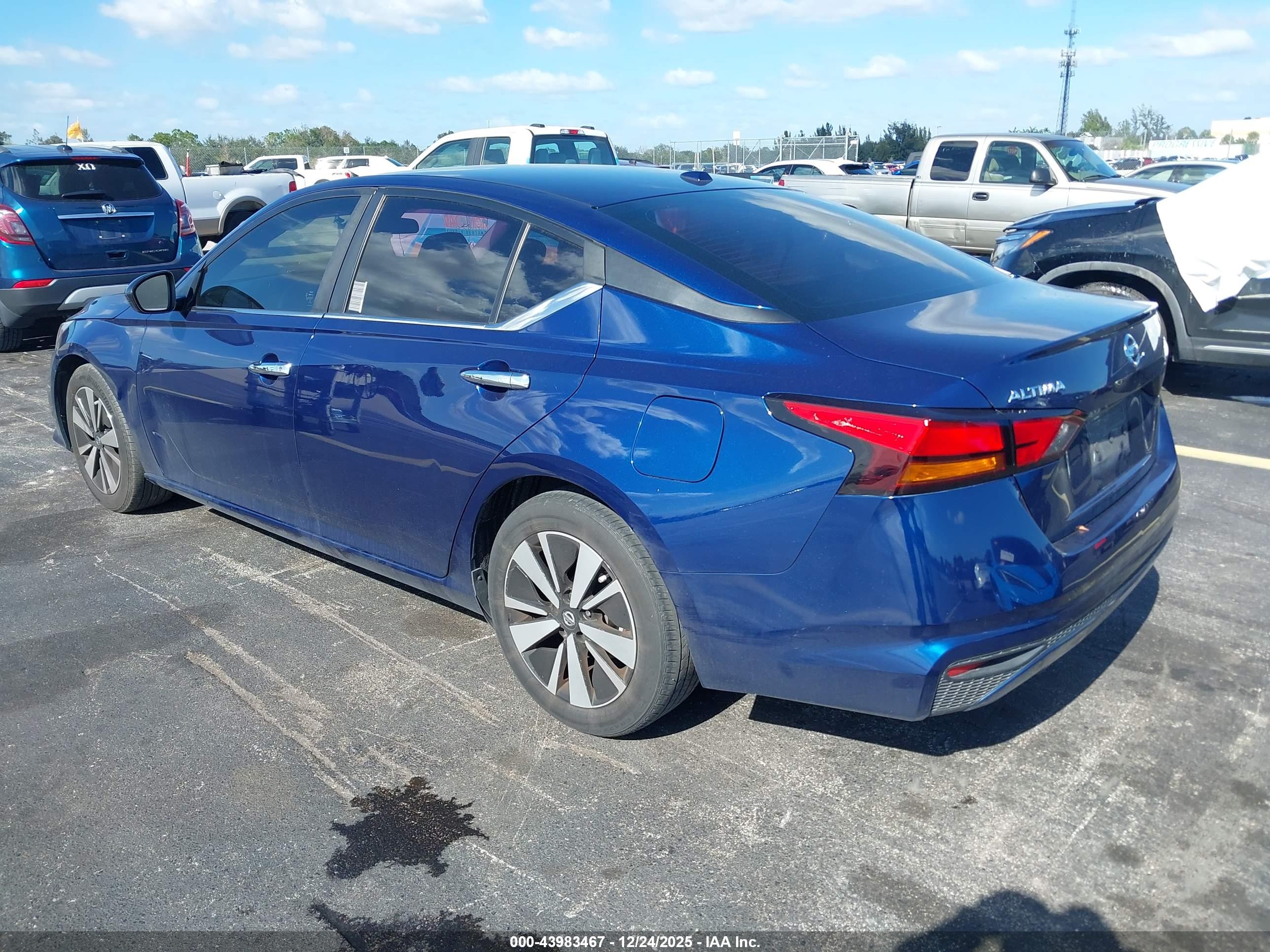 NISSAN ALTIMA image 3