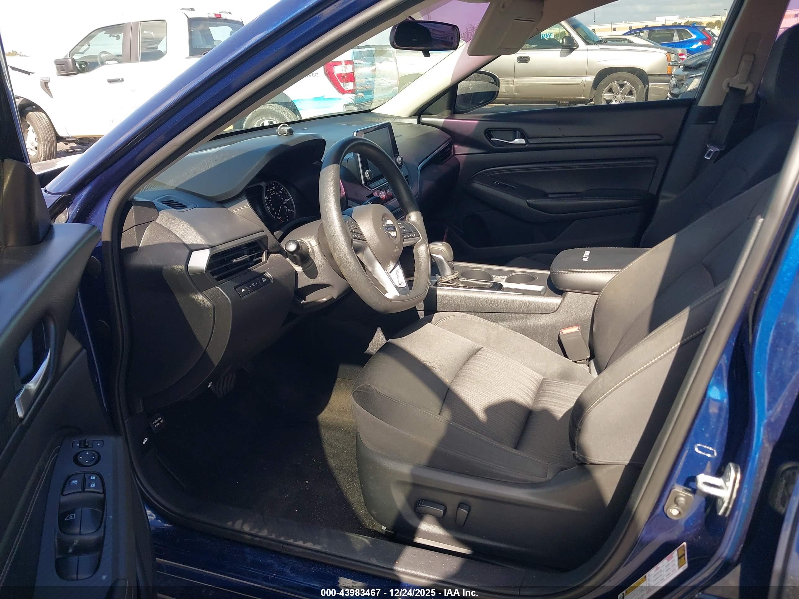 NISSAN ALTIMA image 5