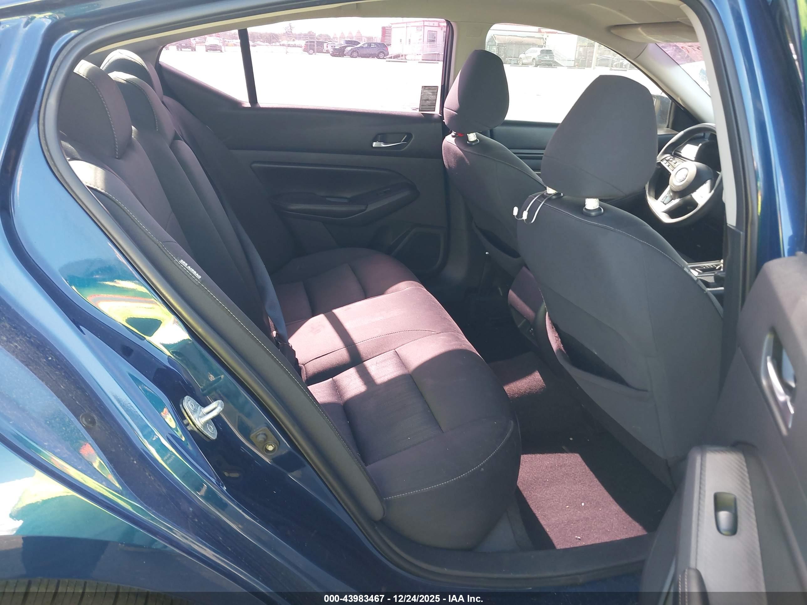 NISSAN ALTIMA image 8