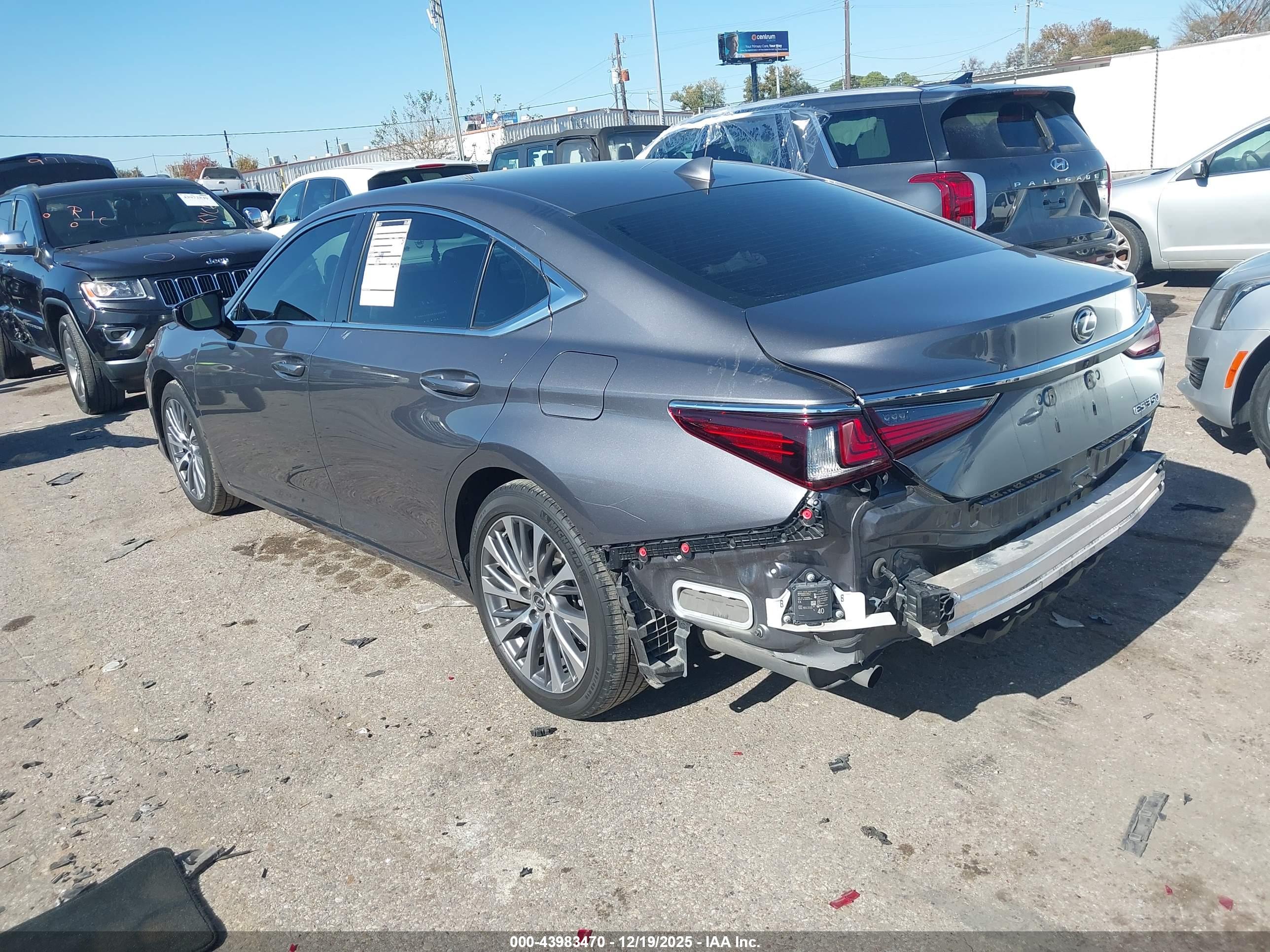 LEXUS ES image 3