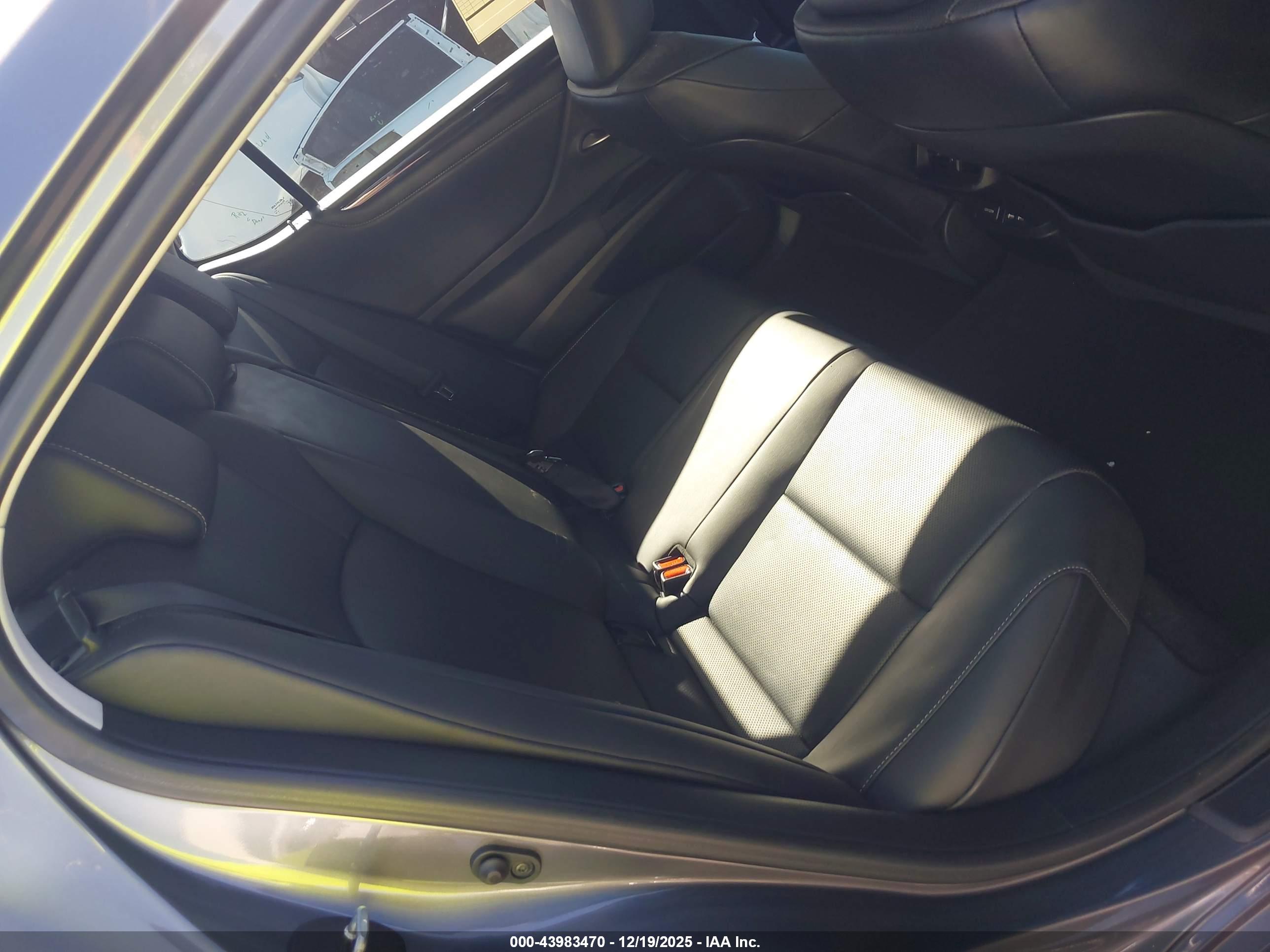 LEXUS ES image 8