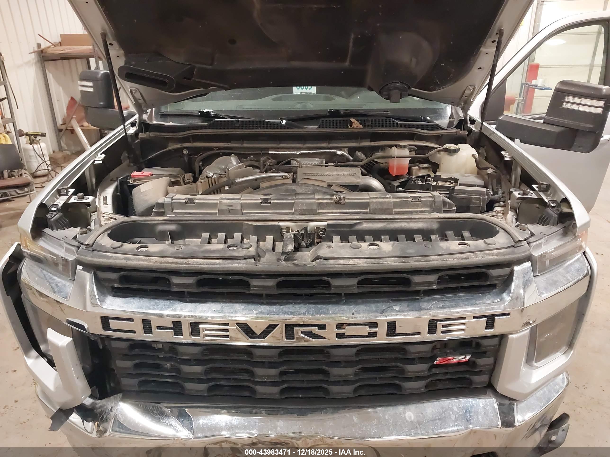 CHEVROLET SILVERADO image 10