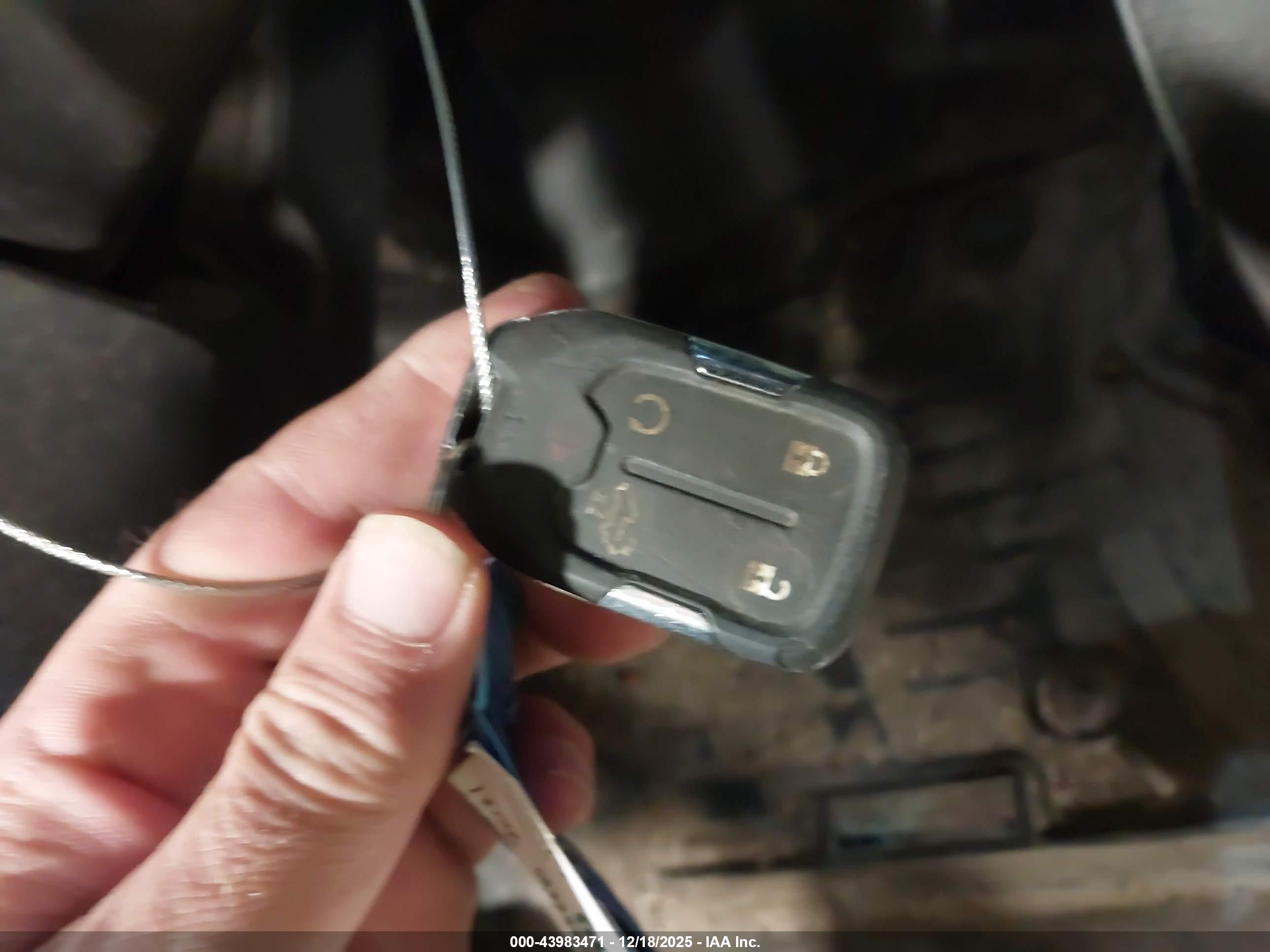 CHEVROLET SILVERADO image 11