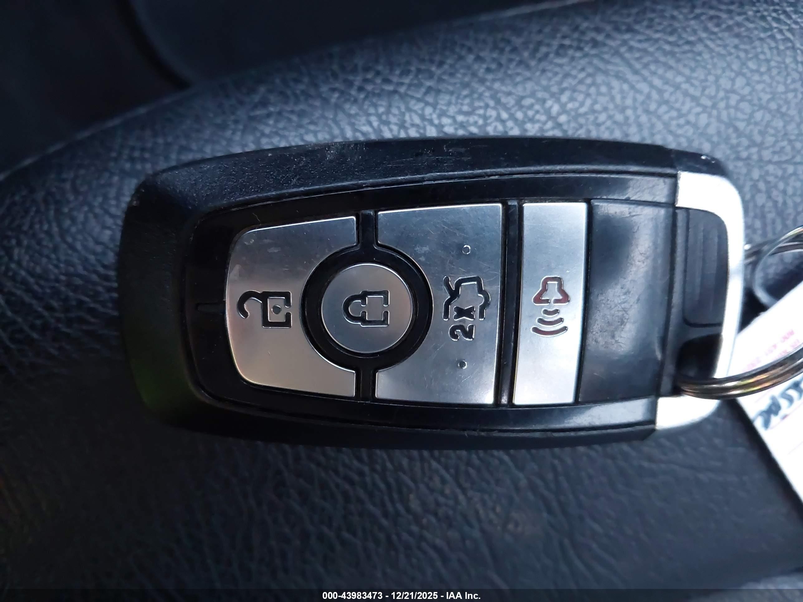 FORD FUSION image 11