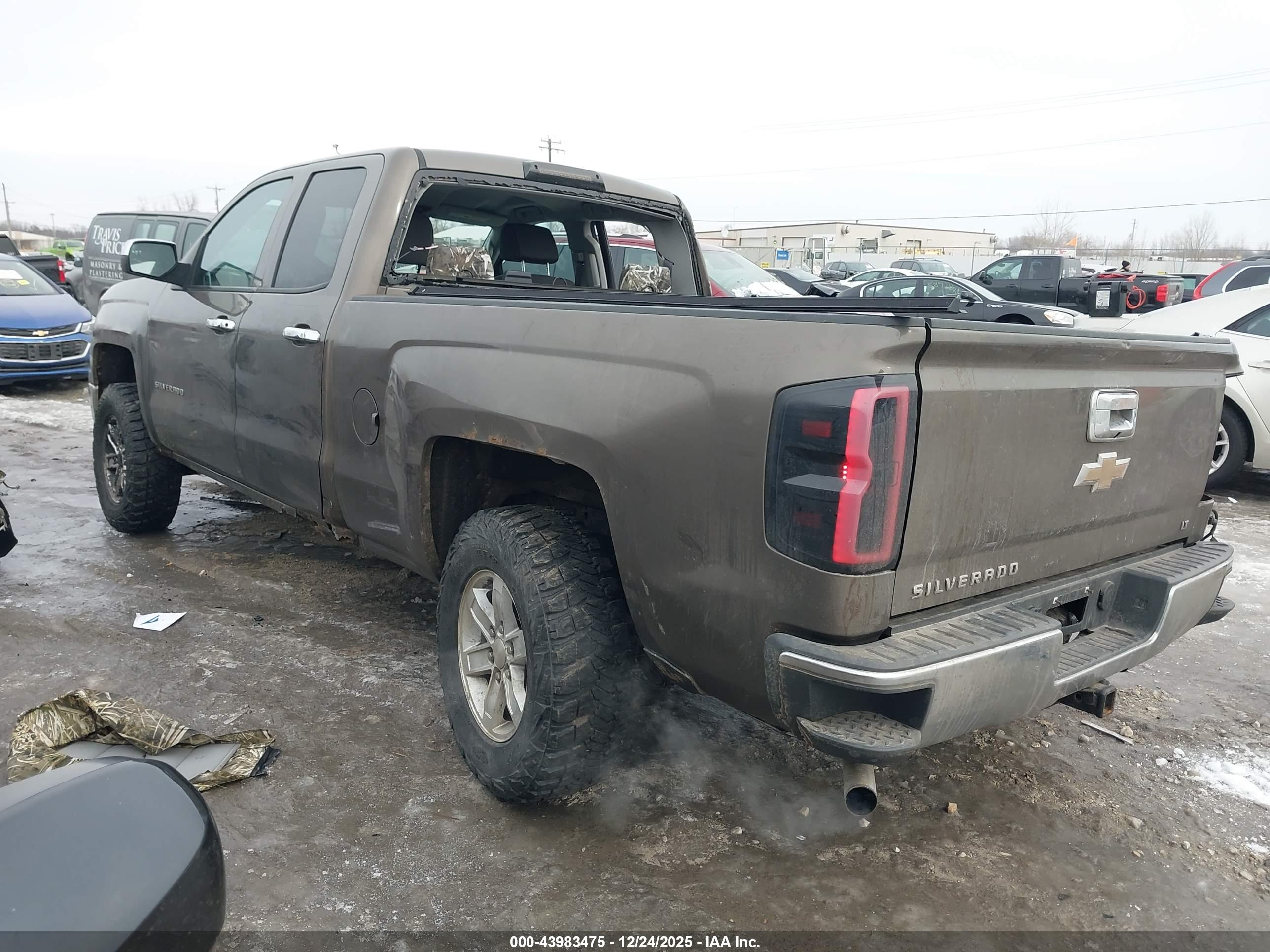 CHEVROLET SILVERADO image 3