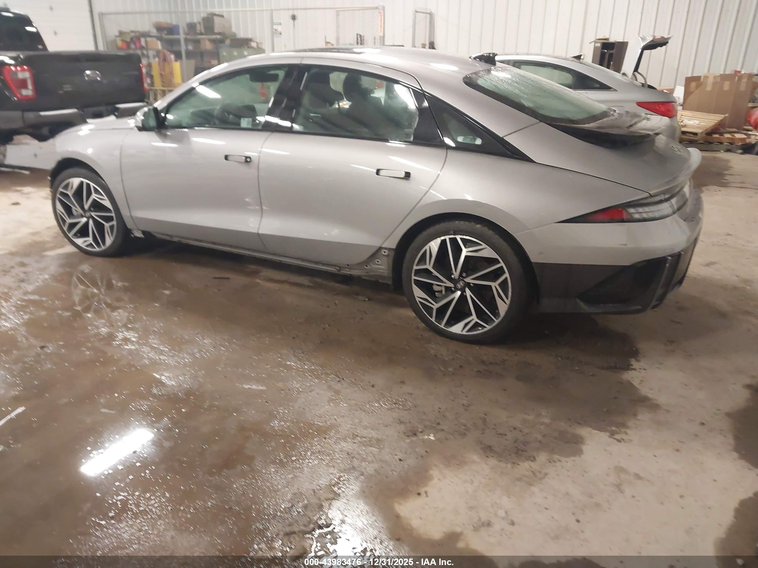 HYUNDAI IONIQ image 3