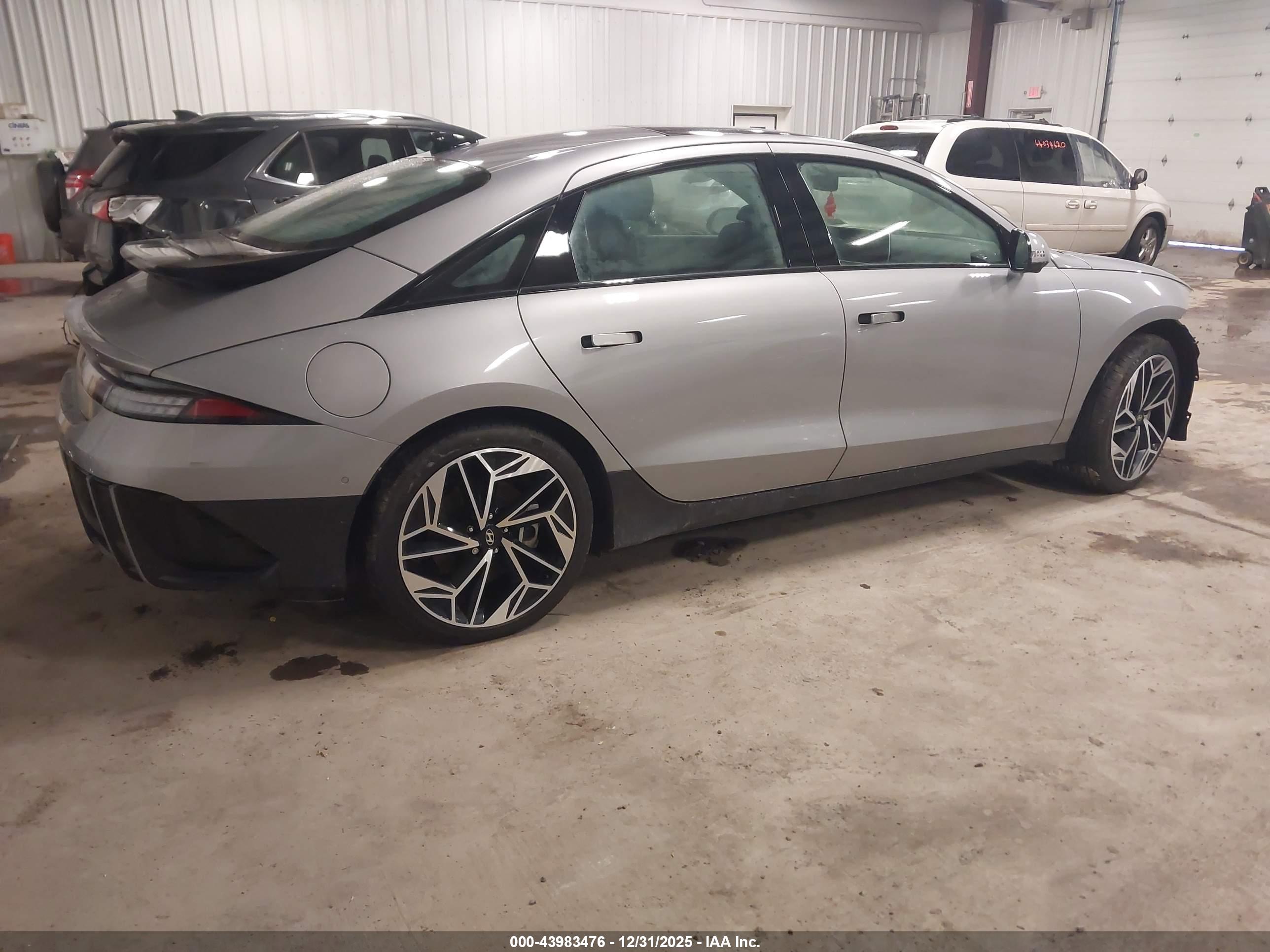 HYUNDAI IONIQ image 4