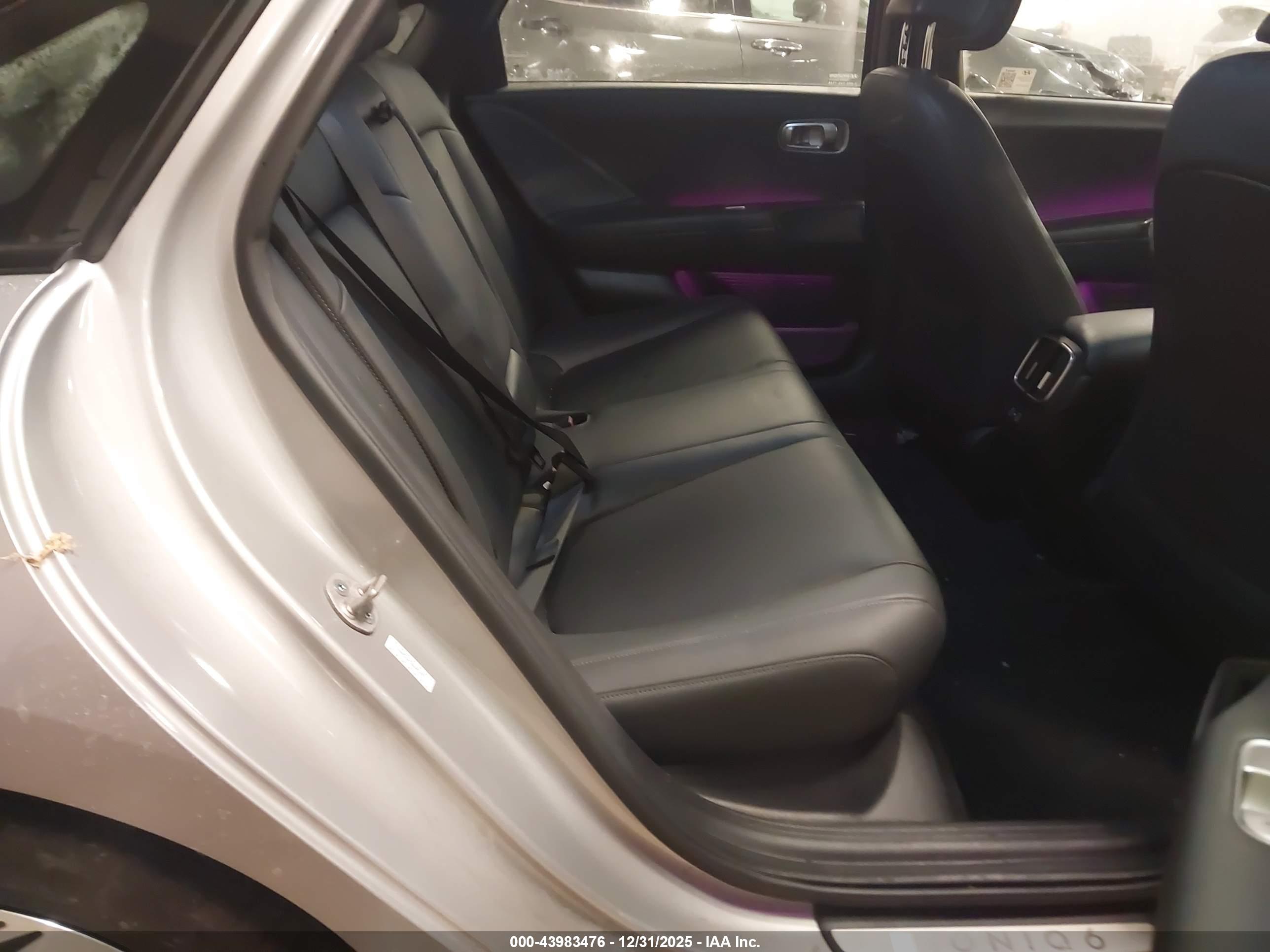 HYUNDAI IONIQ image 8