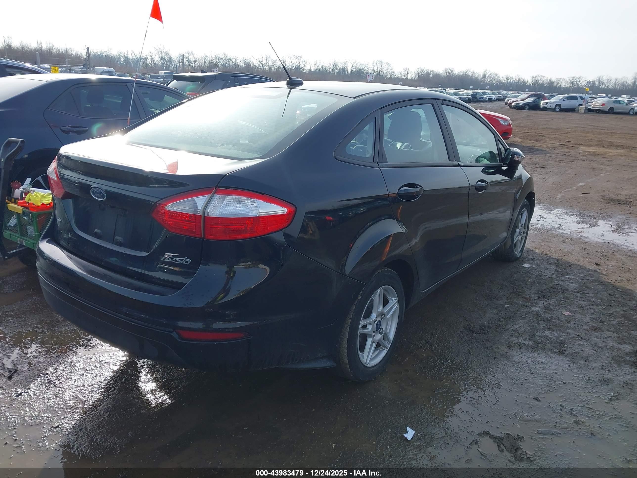 FORD FIESTA image 4