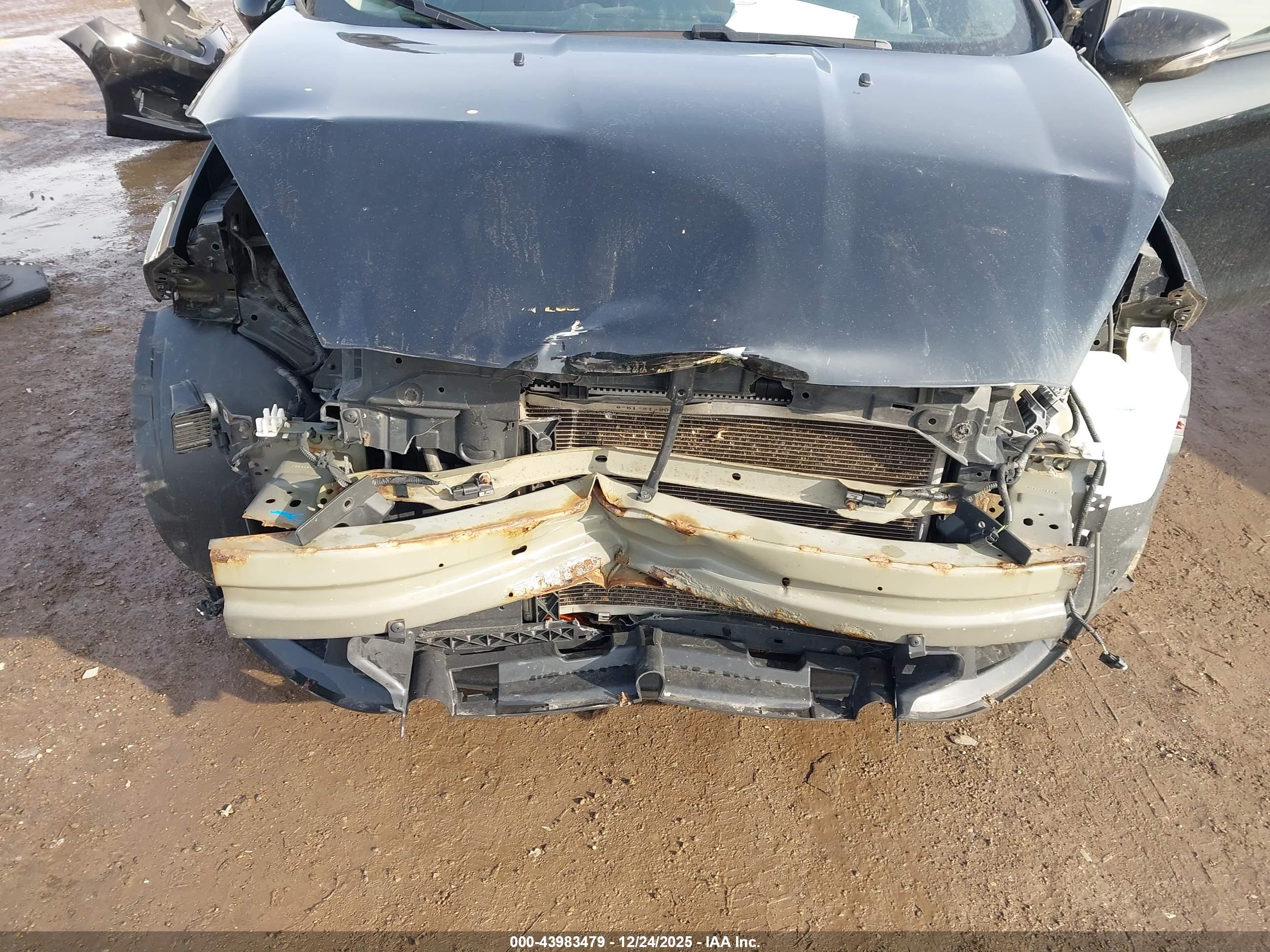 FORD FIESTA image 6