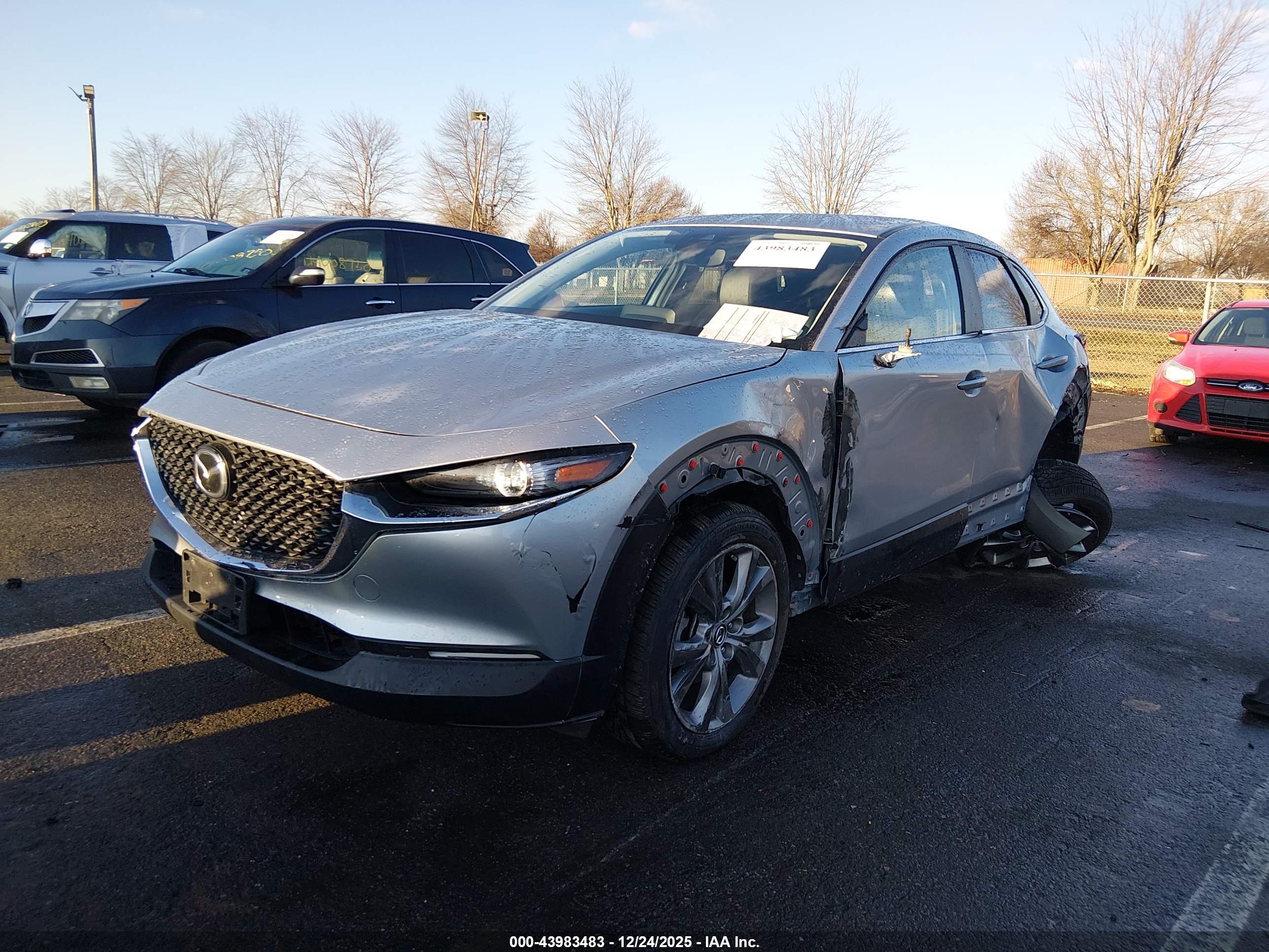 MAZDA CX-30 image 2