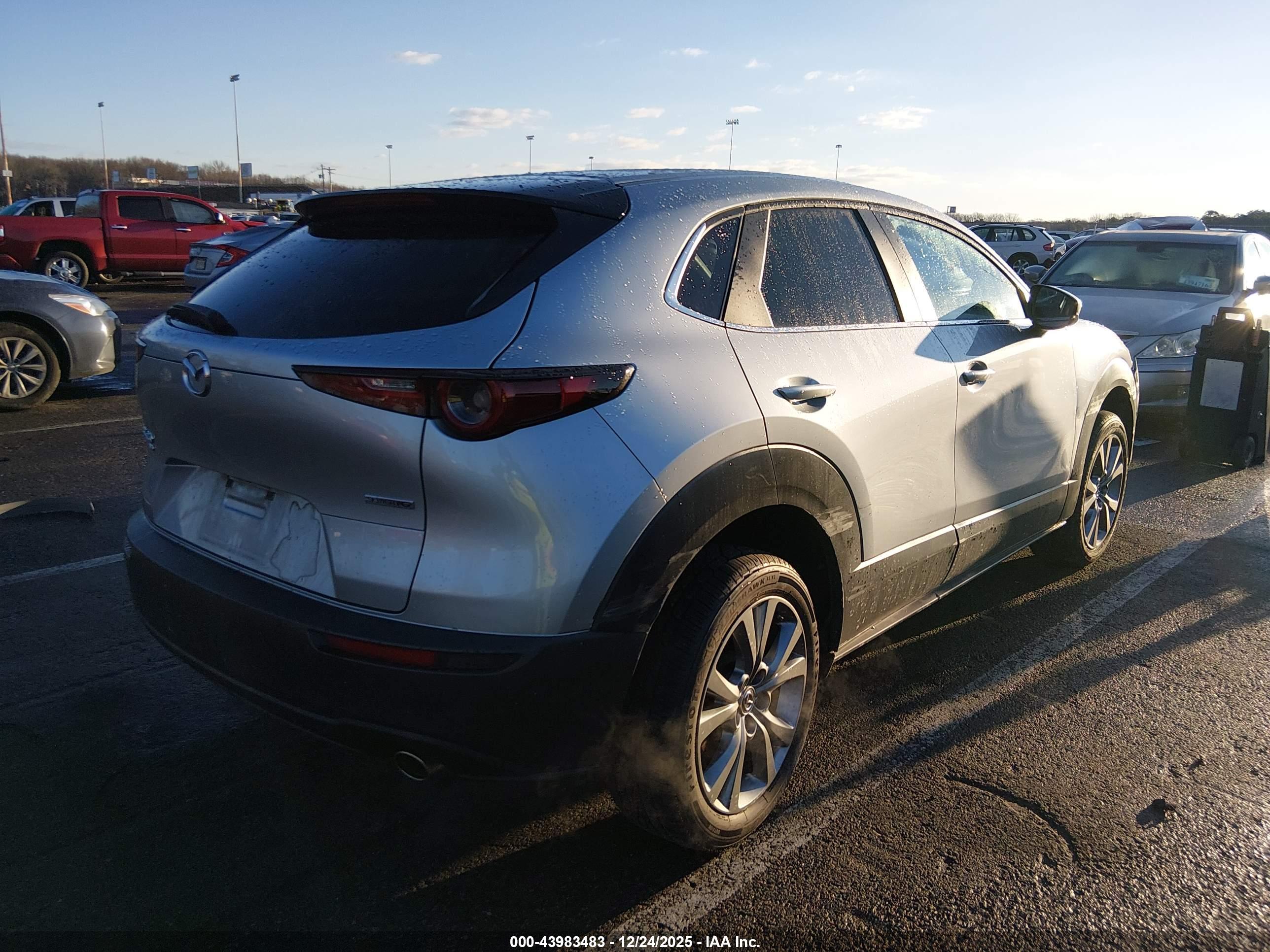 MAZDA CX-30 image 4