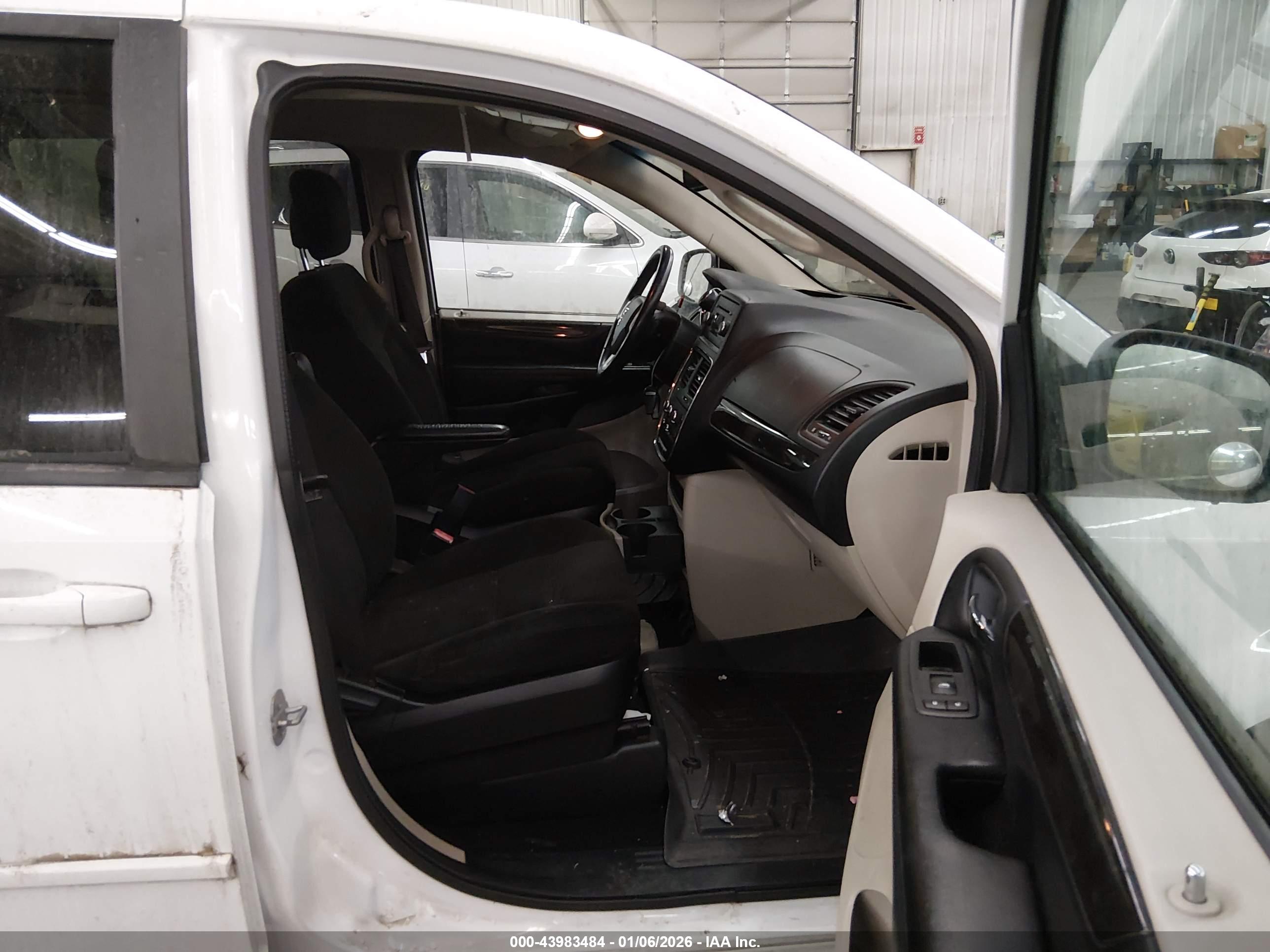DODGE GRAND image 5