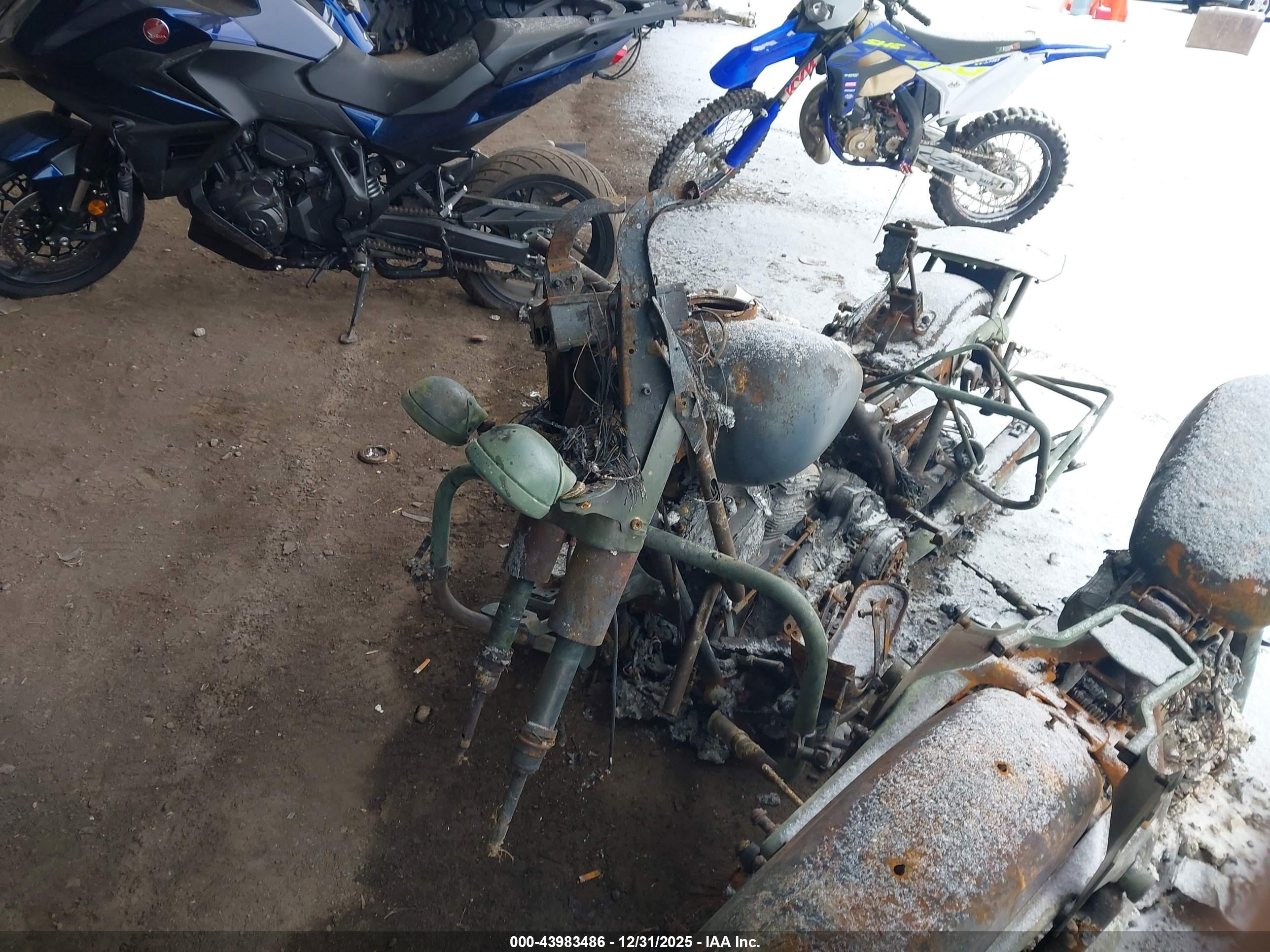 HARLEY-DAVIDSON XL883 image 2
