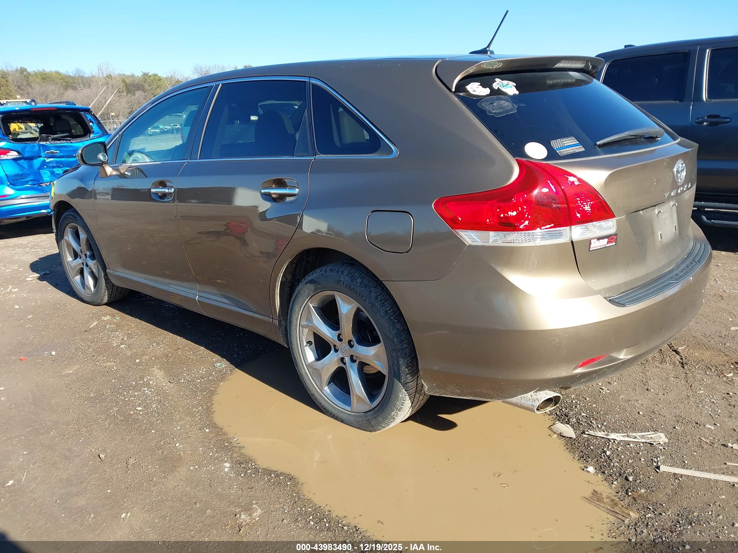 TOYOTA VENZA image 3