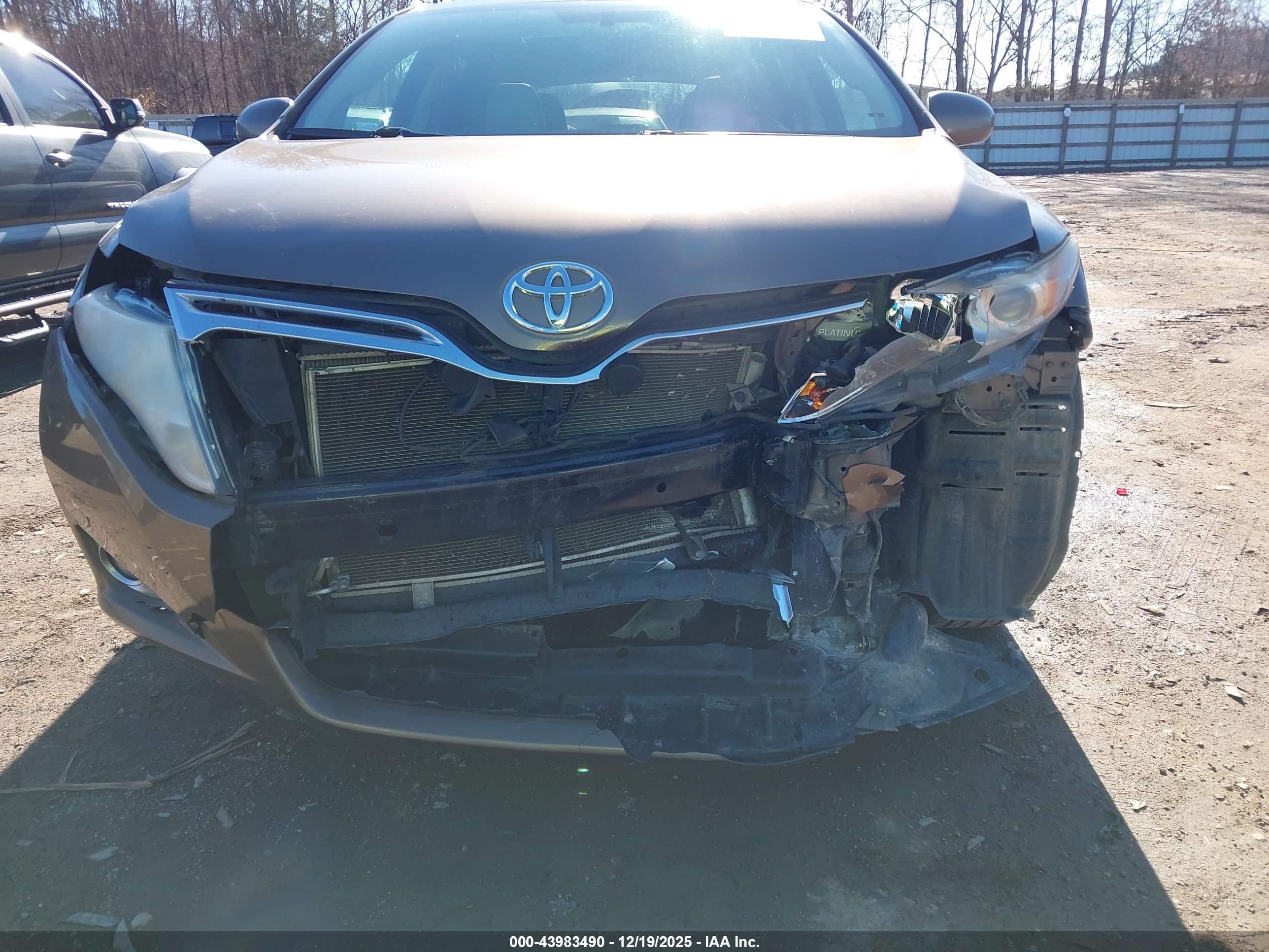 TOYOTA VENZA image 6