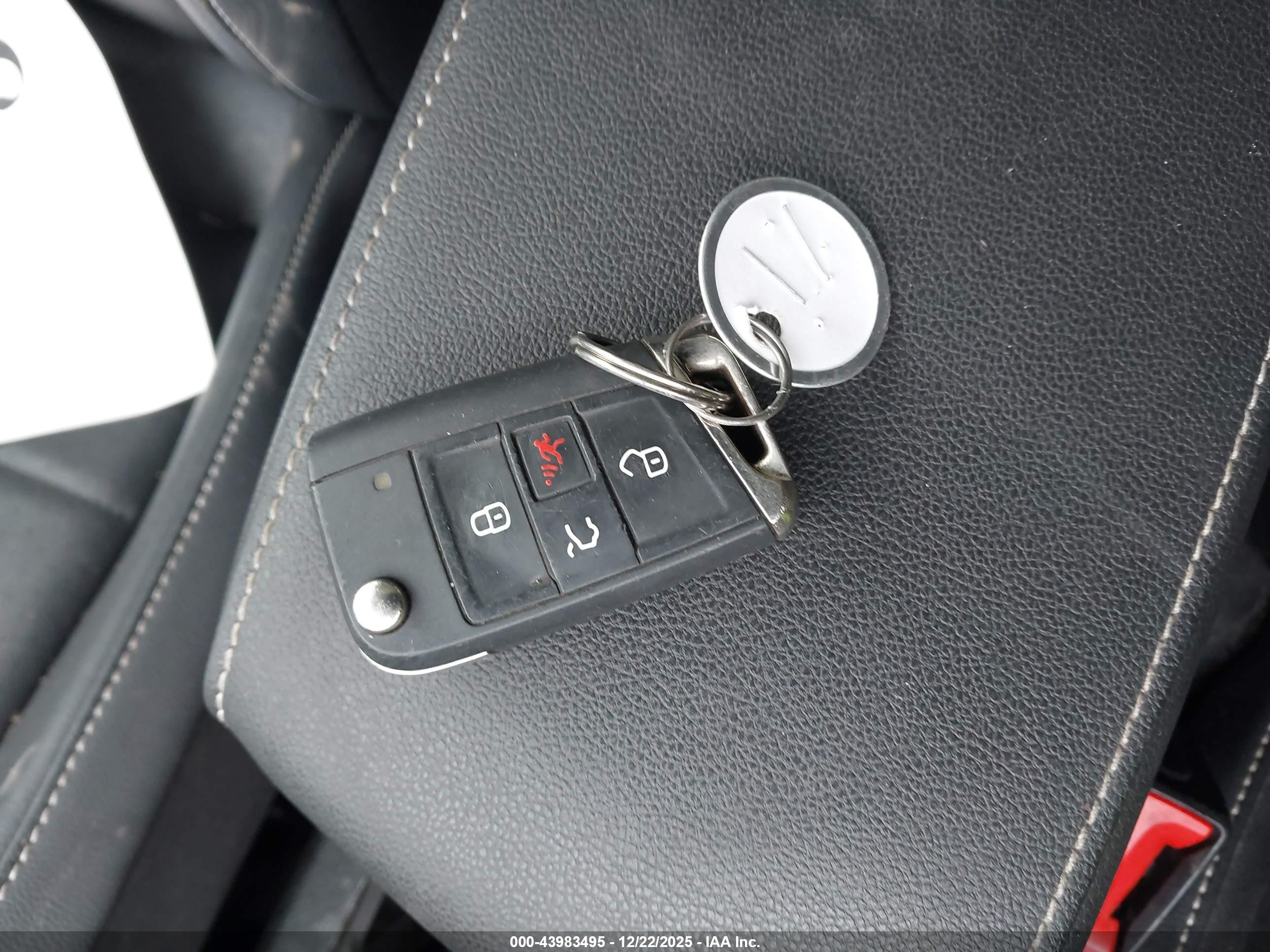 VOLKSWAGEN TIGUAN image 11