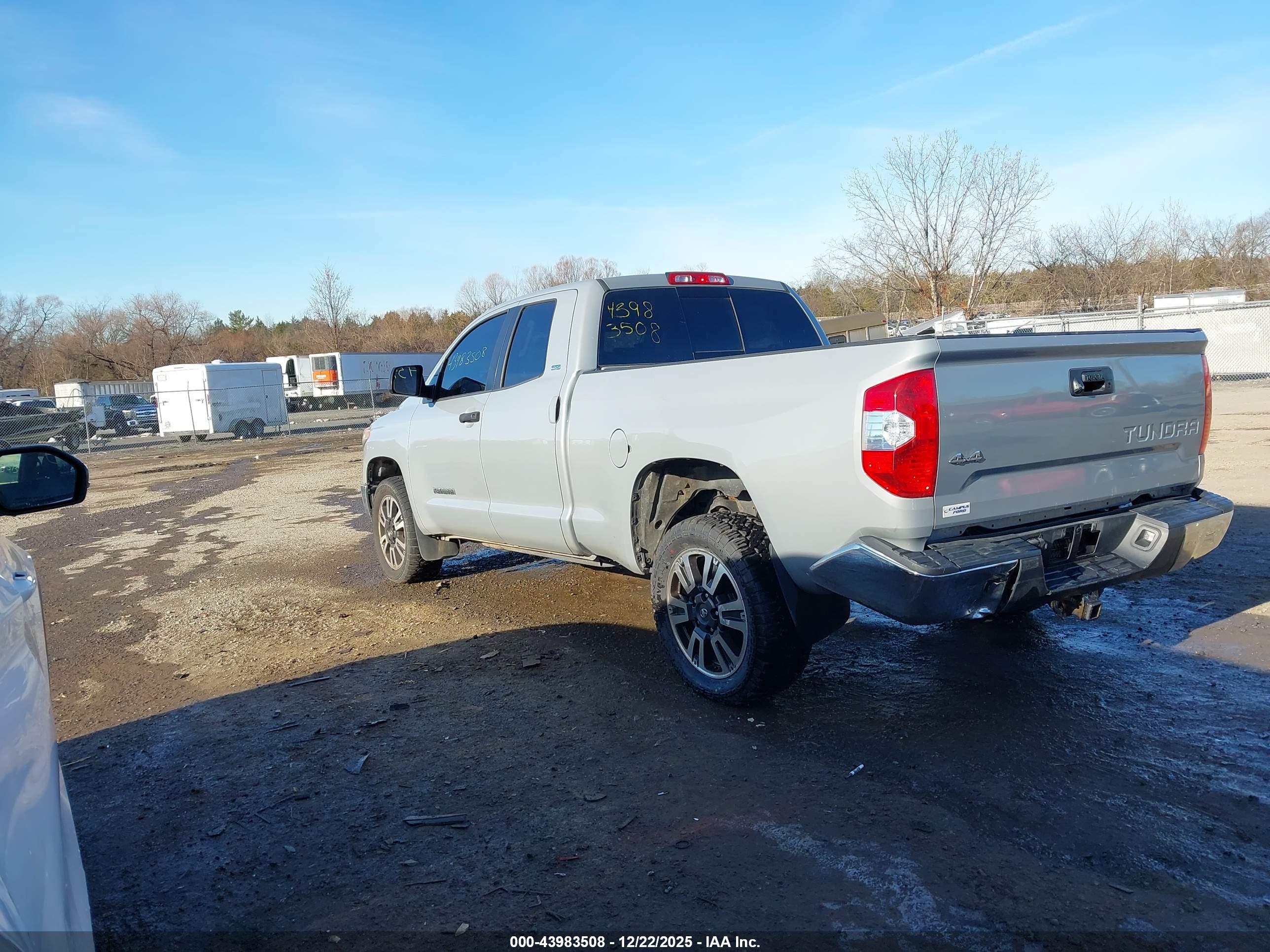 TOYOTA TUNDRA image 3