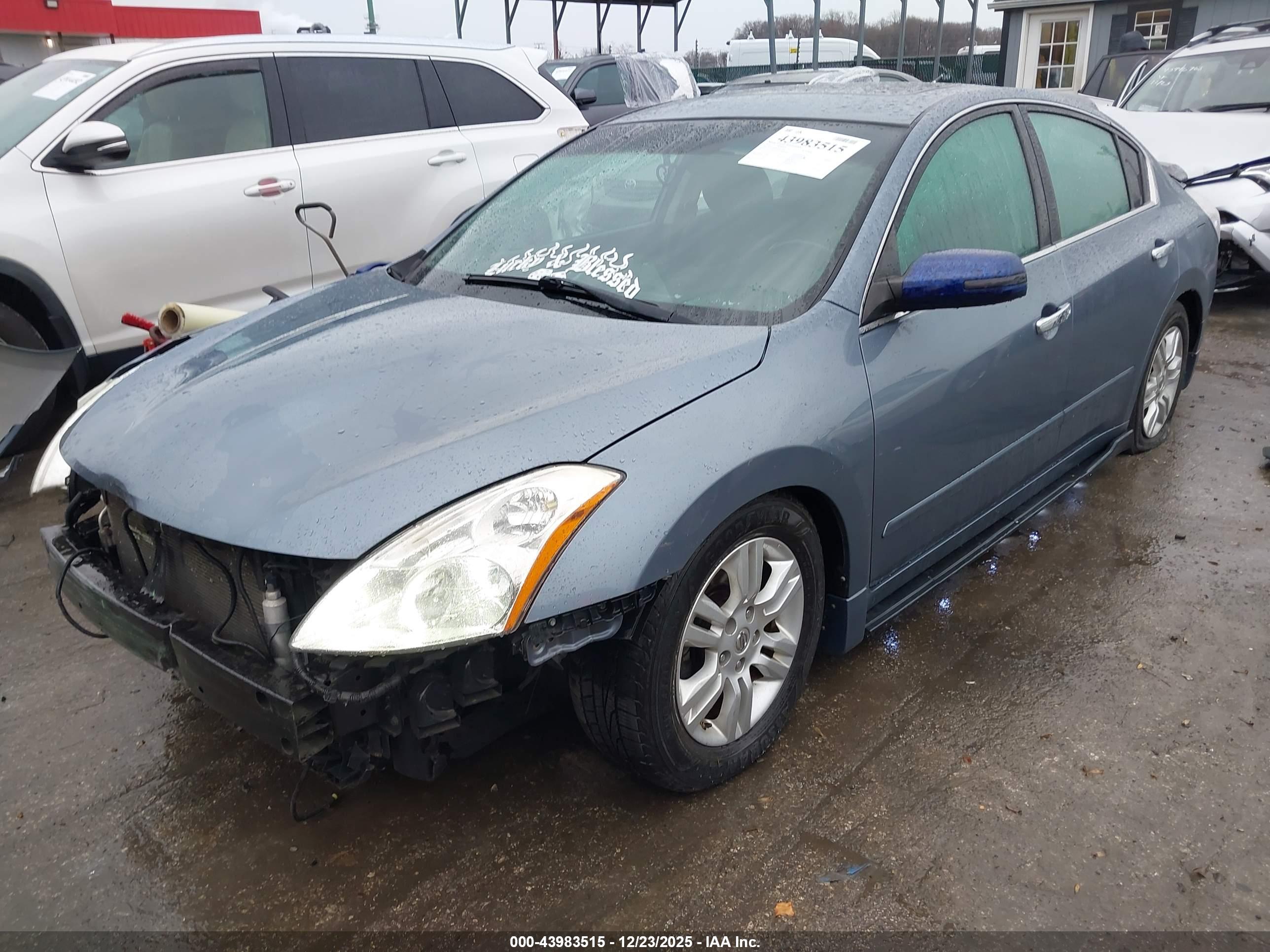 NISSAN ALTIMA image 2