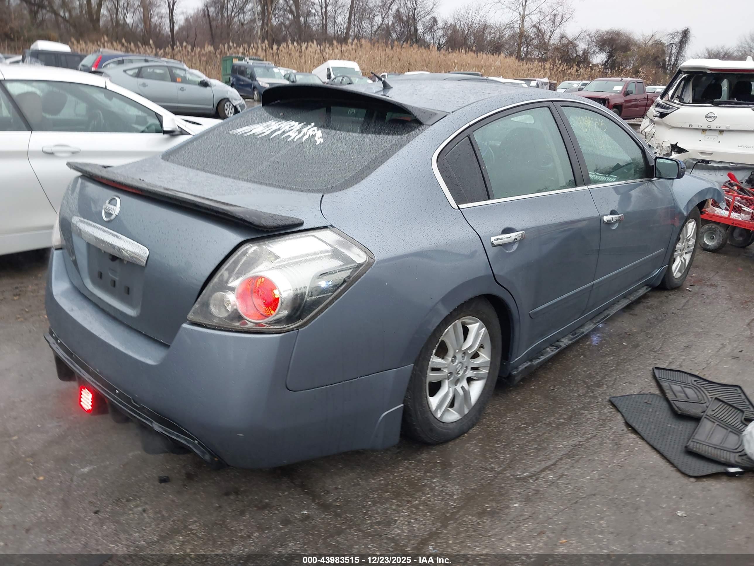 NISSAN ALTIMA image 4