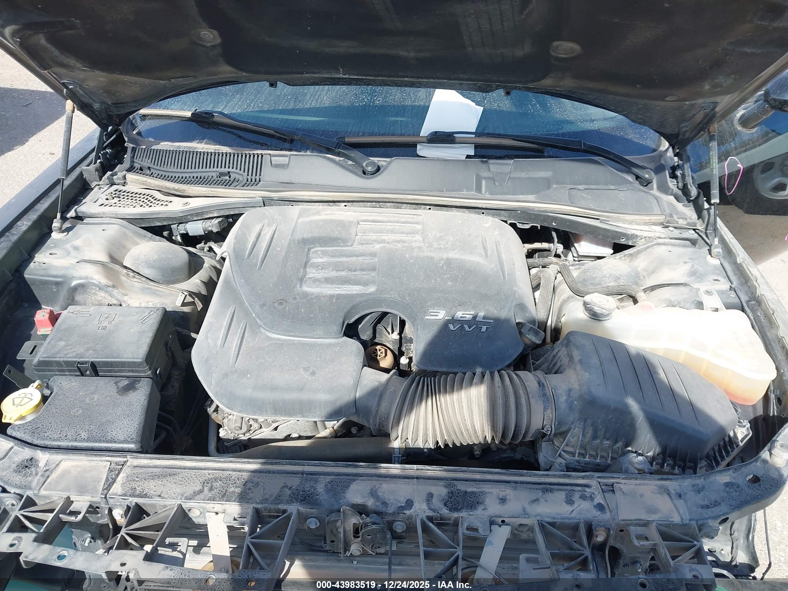 DODGE CHALLENGER image 10