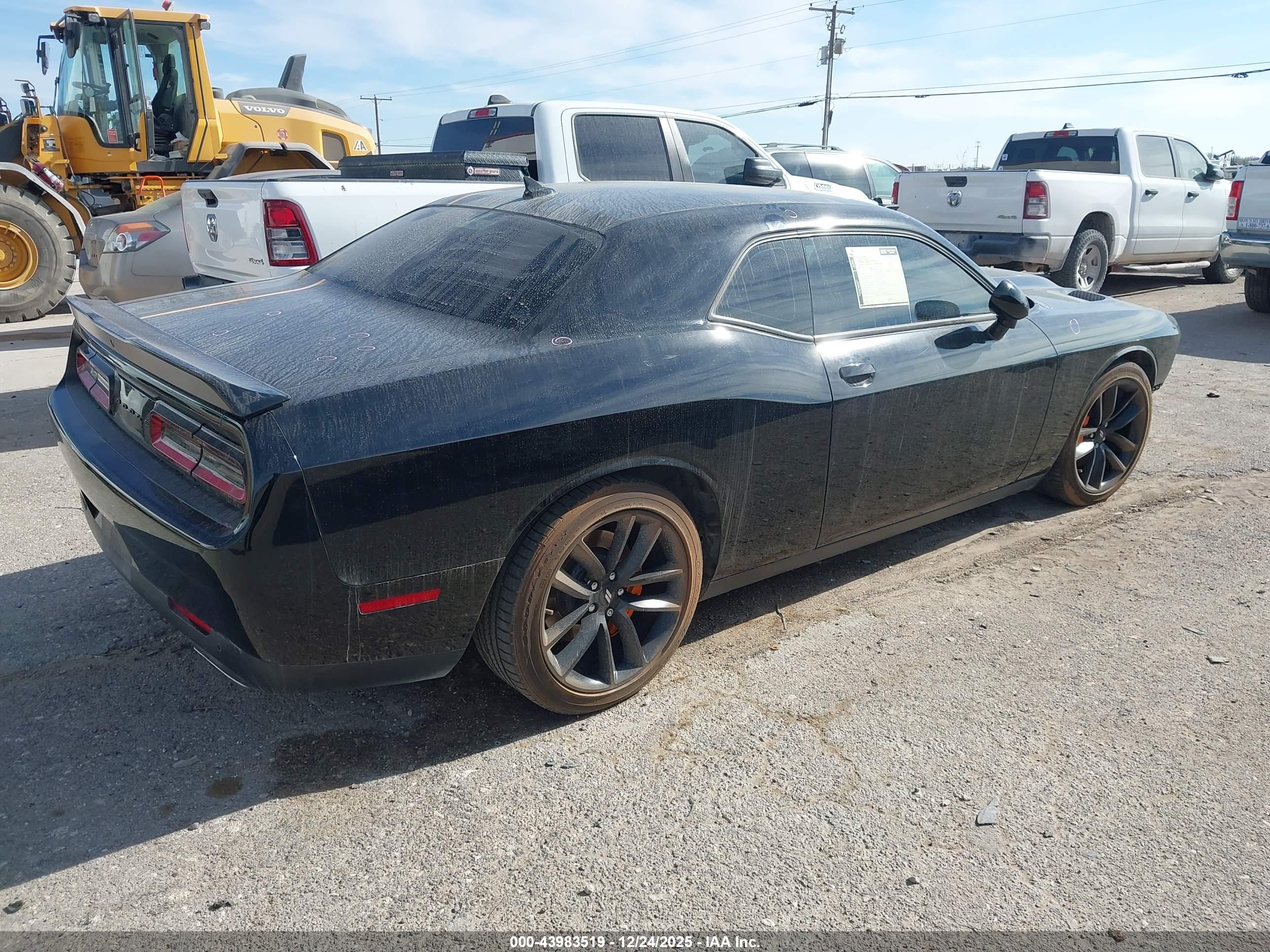 DODGE CHALLENGER image 4