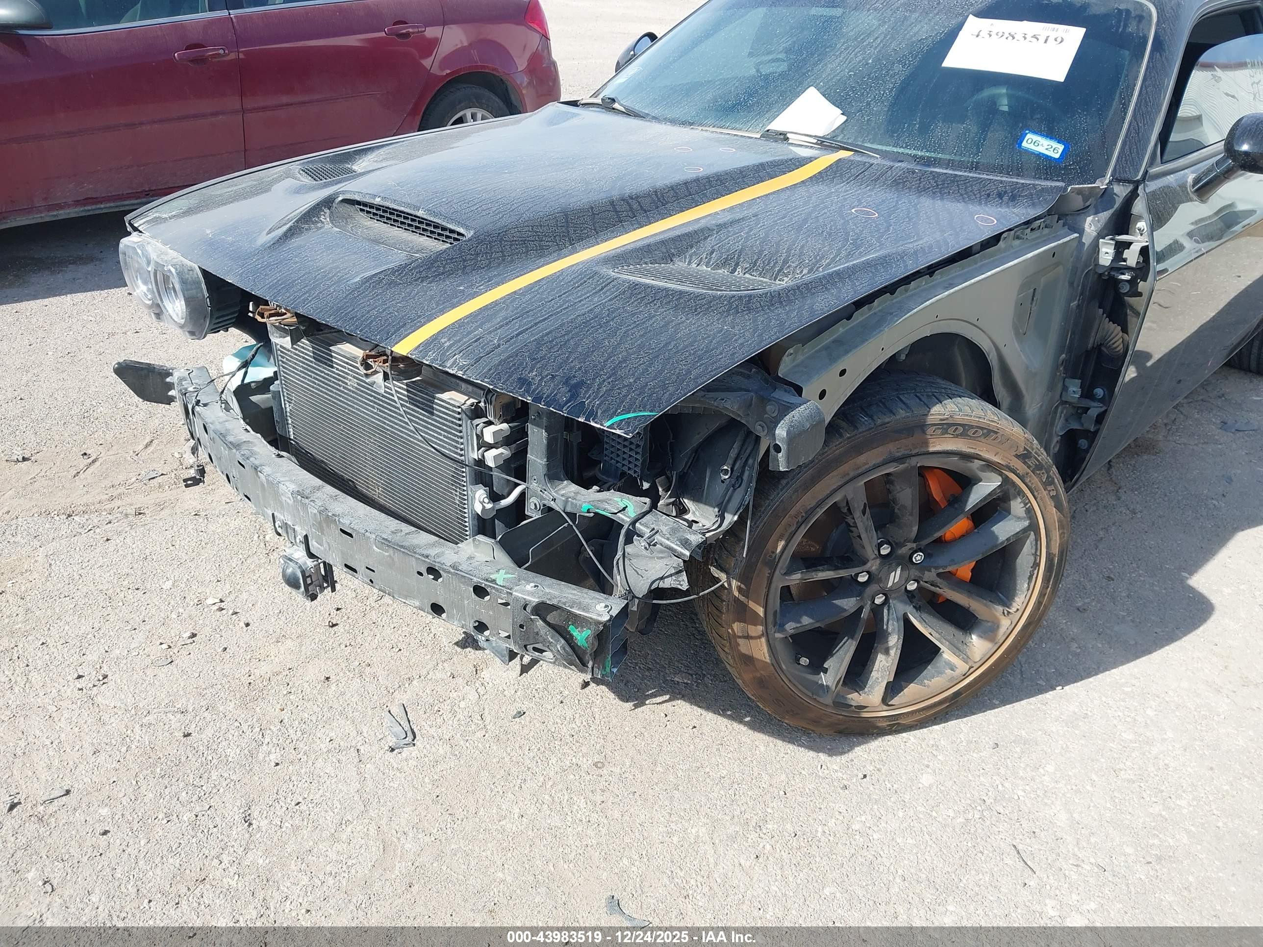 DODGE CHALLENGER image 6