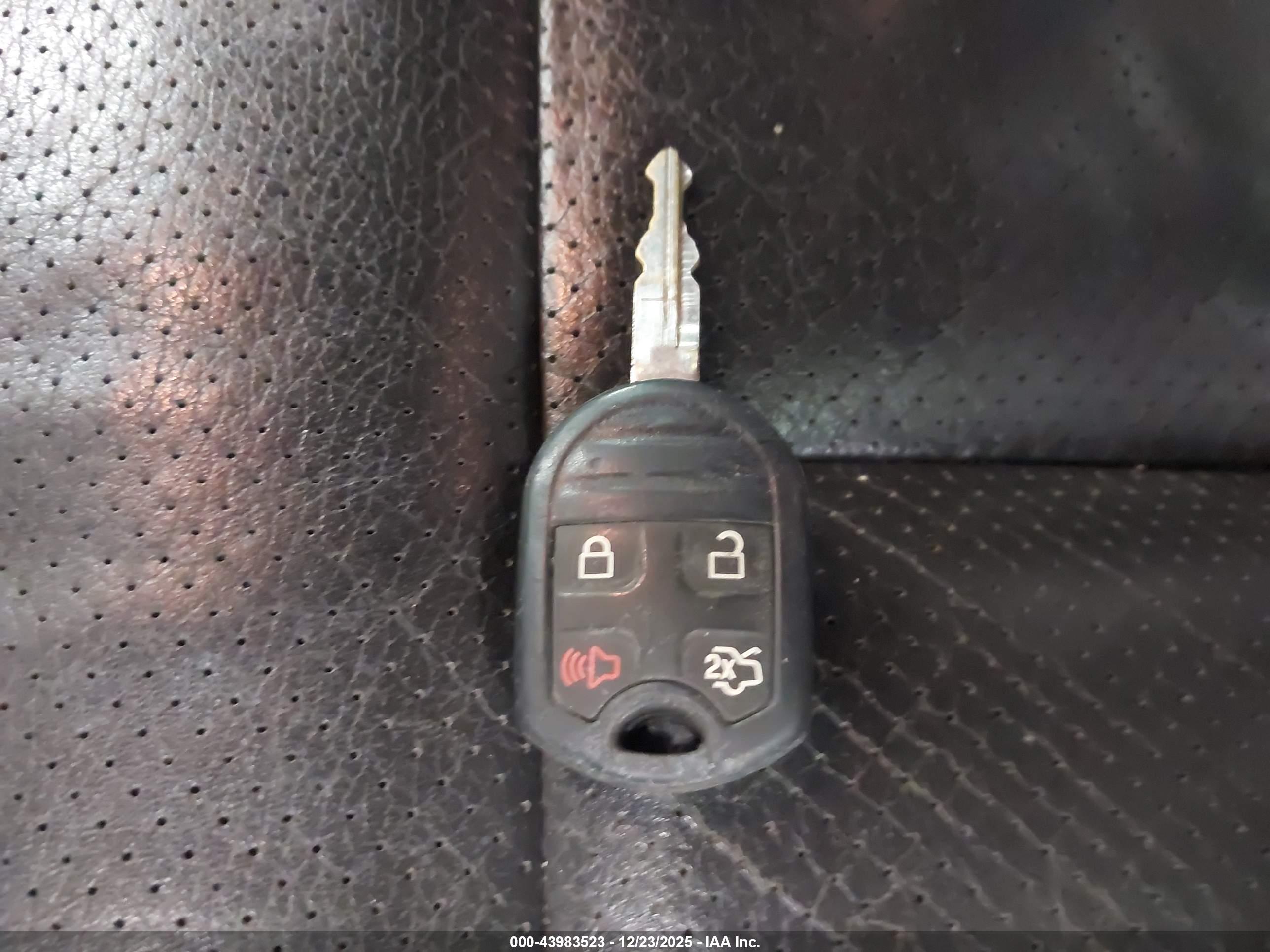 FORD EXPEDITION image 11