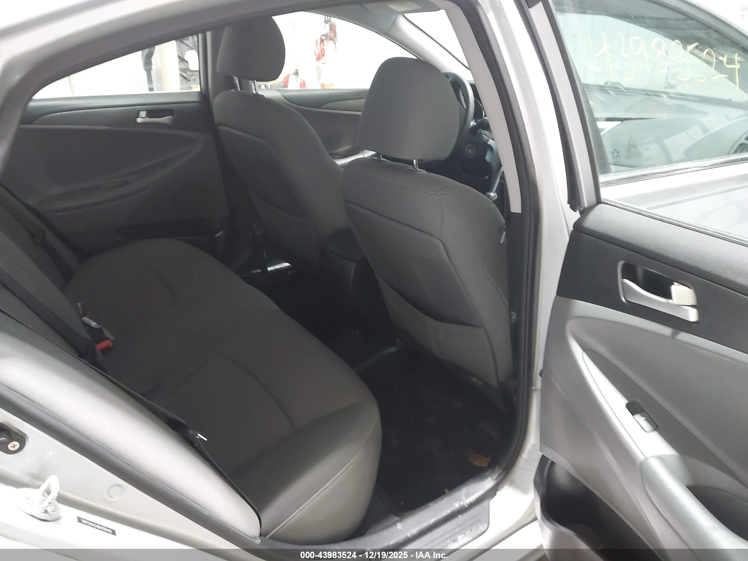 HYUNDAI SONATA image 8