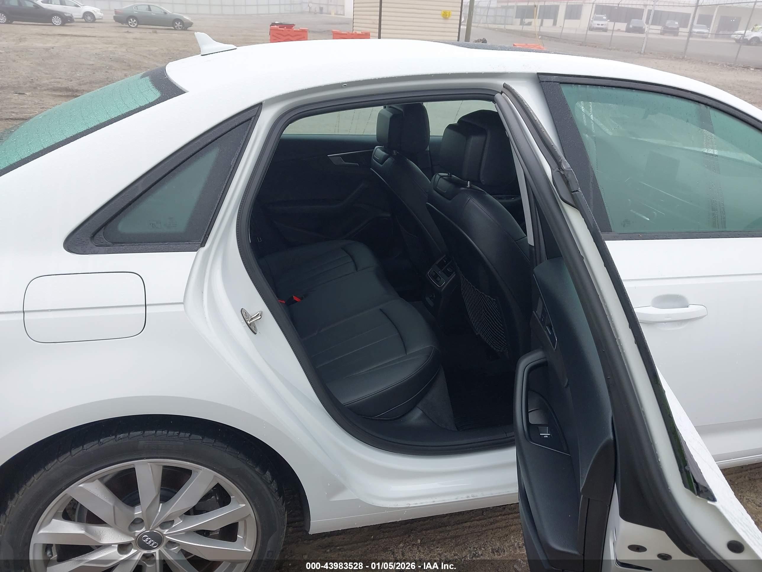 AUDI A4 image 8