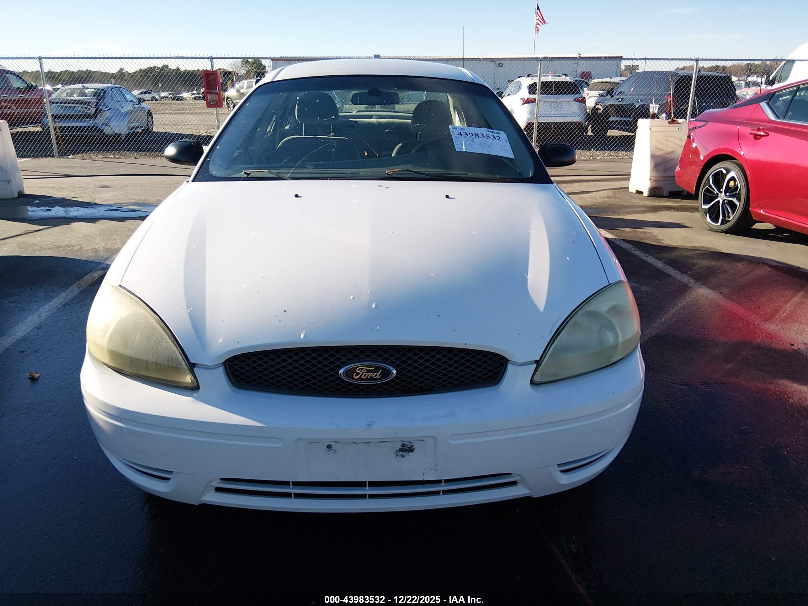 FORD TAURUS image 6