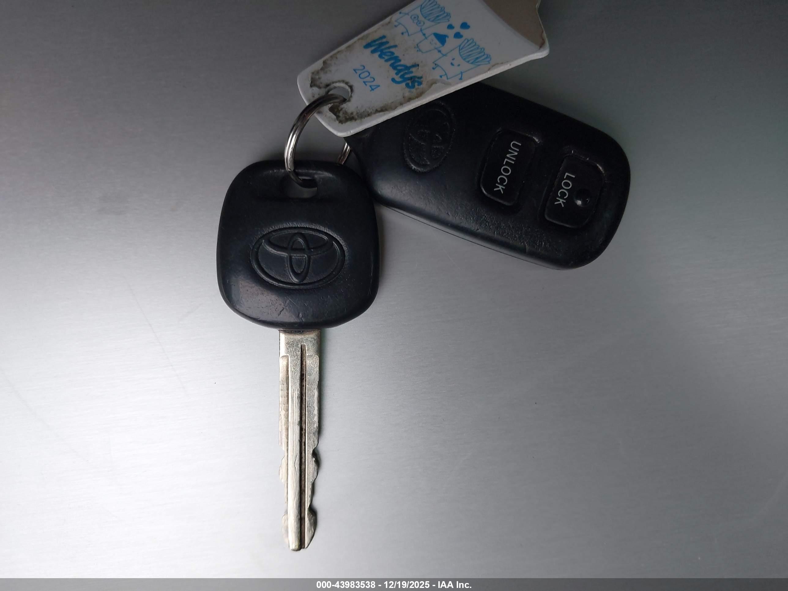 TOYOTA 4RUNNER image 11